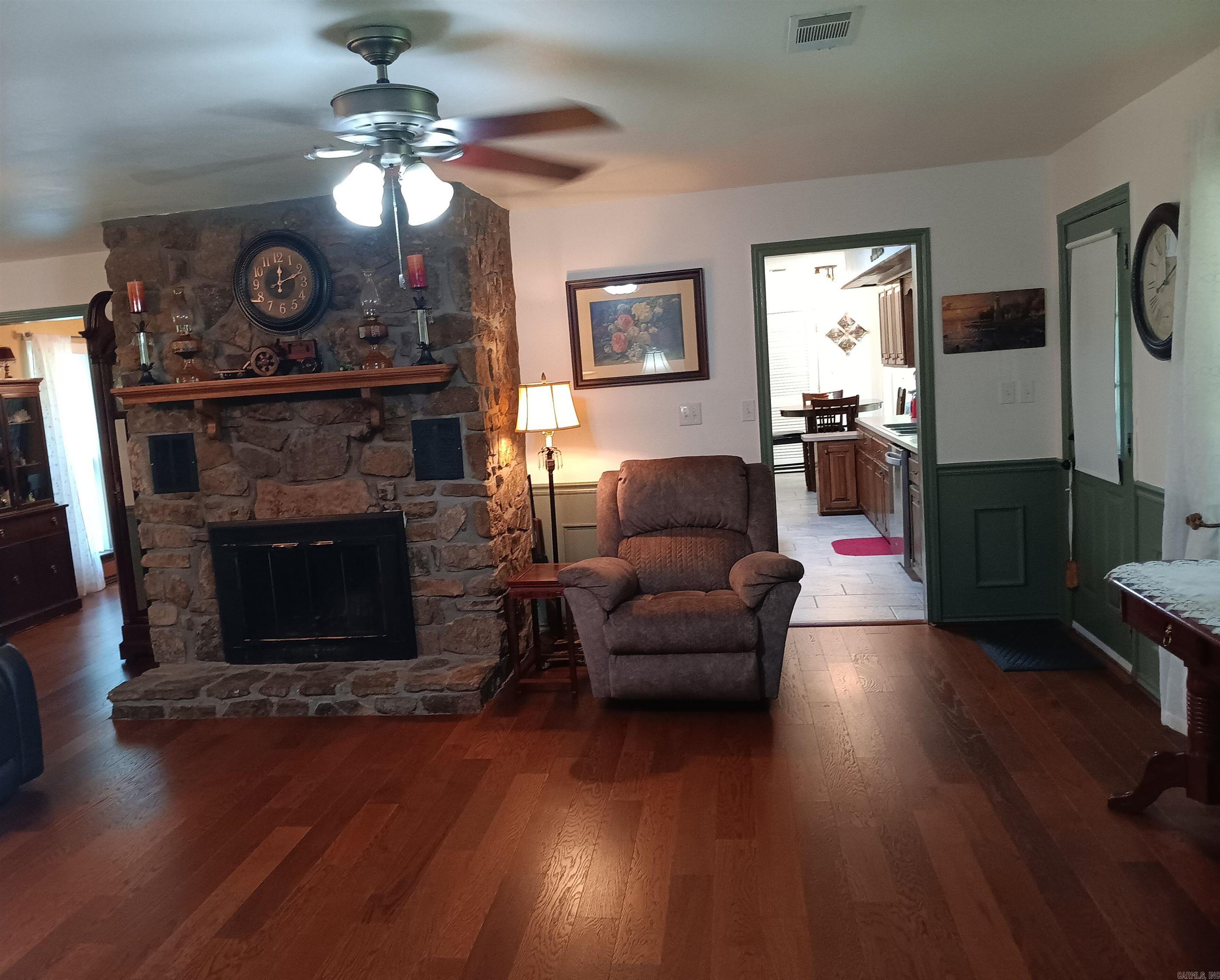 1402 Holmes  Searcy, AR
