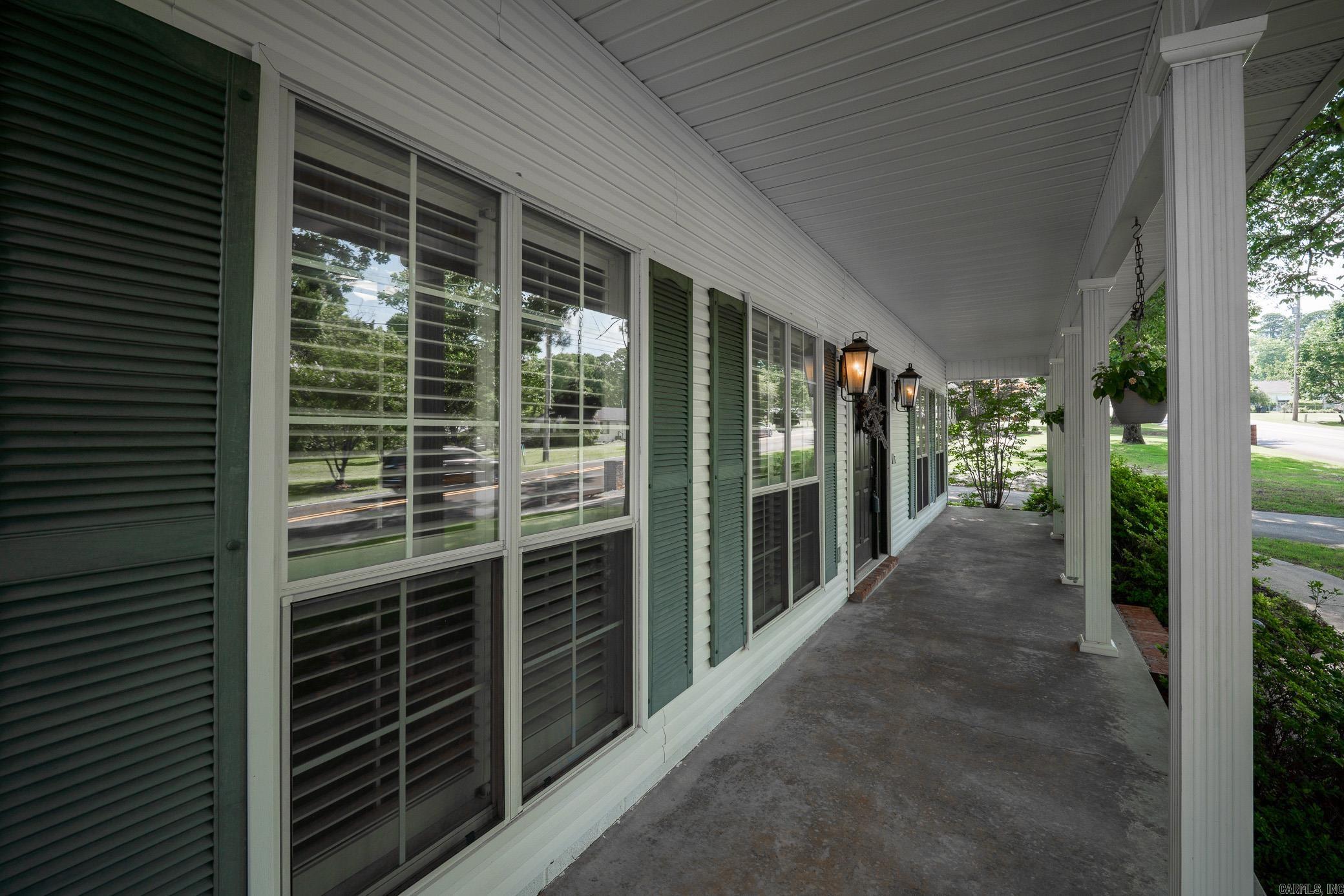 2211 E Longhills Road  Benton, AR