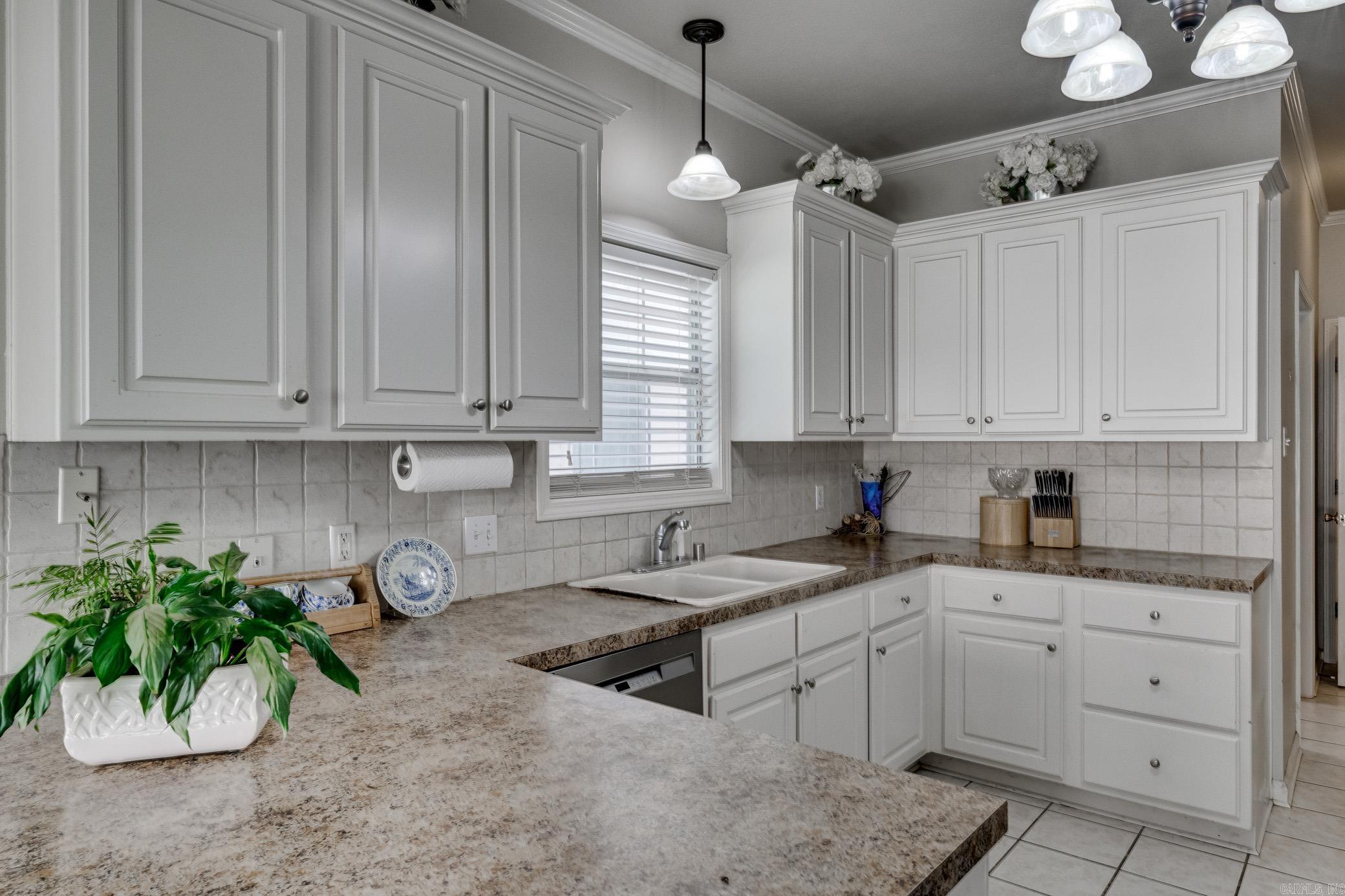 2211 E Longhills Road  Benton, AR