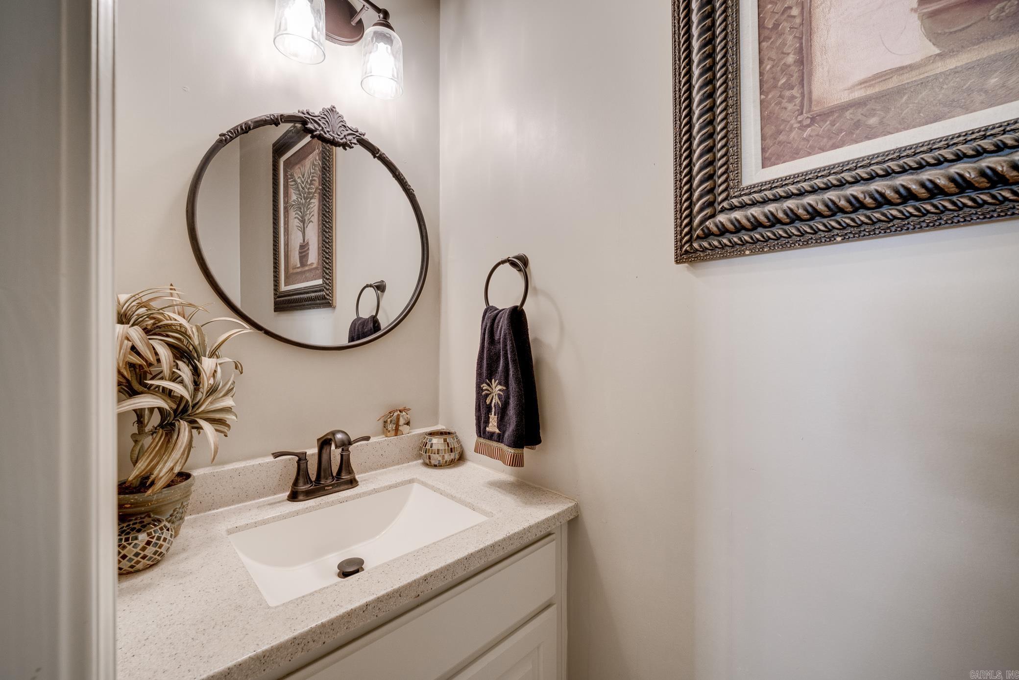 2211 E Longhills Road  Benton, AR