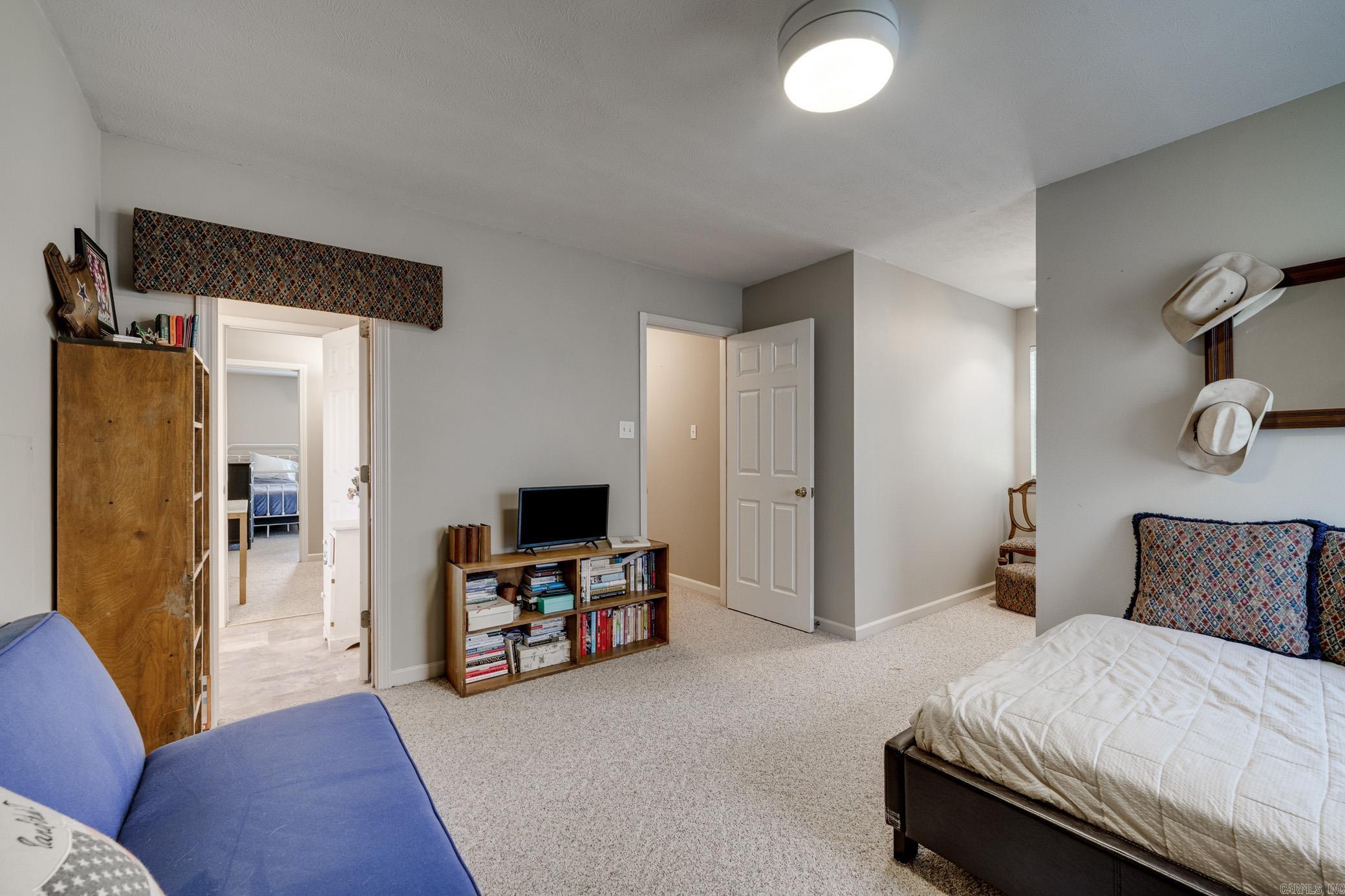 2211 E Longhills Road  Benton, AR