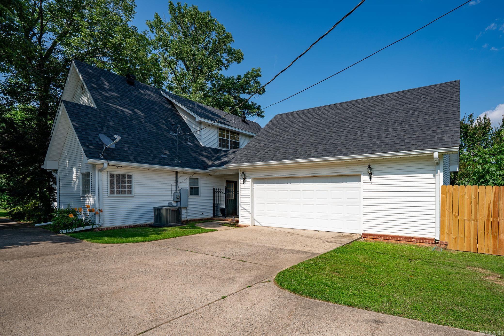 2211 E Longhills Road  Benton, AR