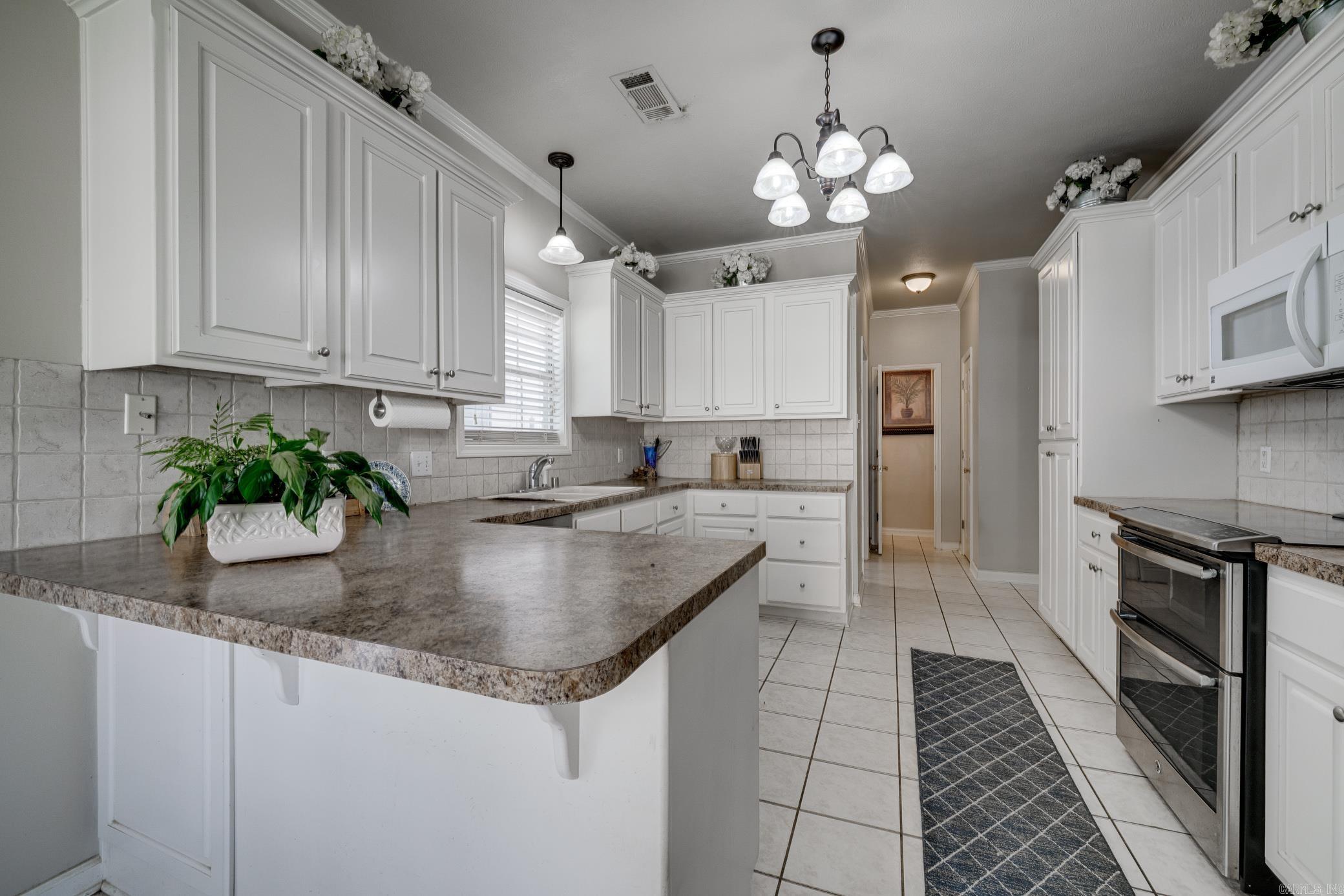 2211 E Longhills Road  Benton, AR