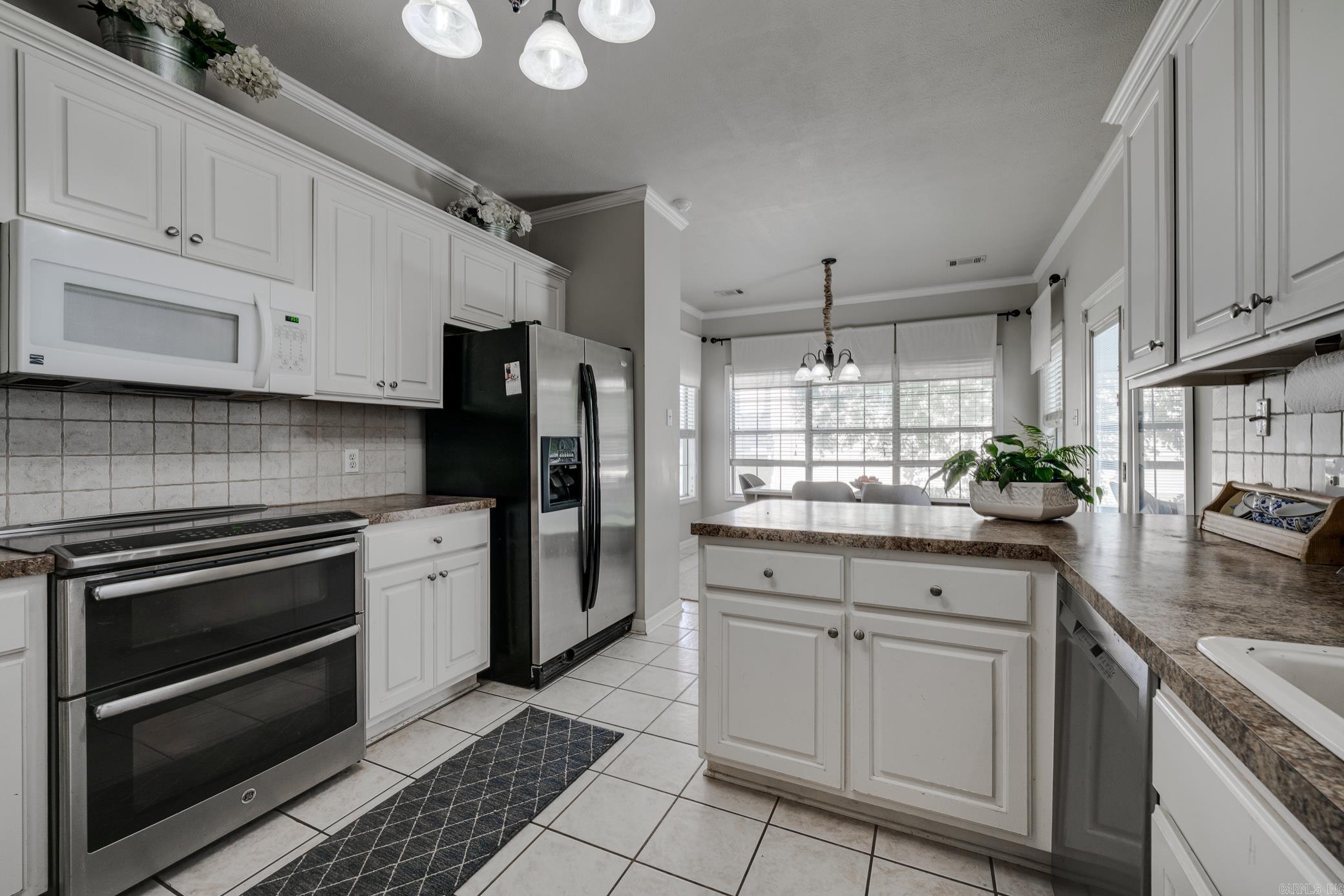 2211 E Longhills Road  Benton, AR