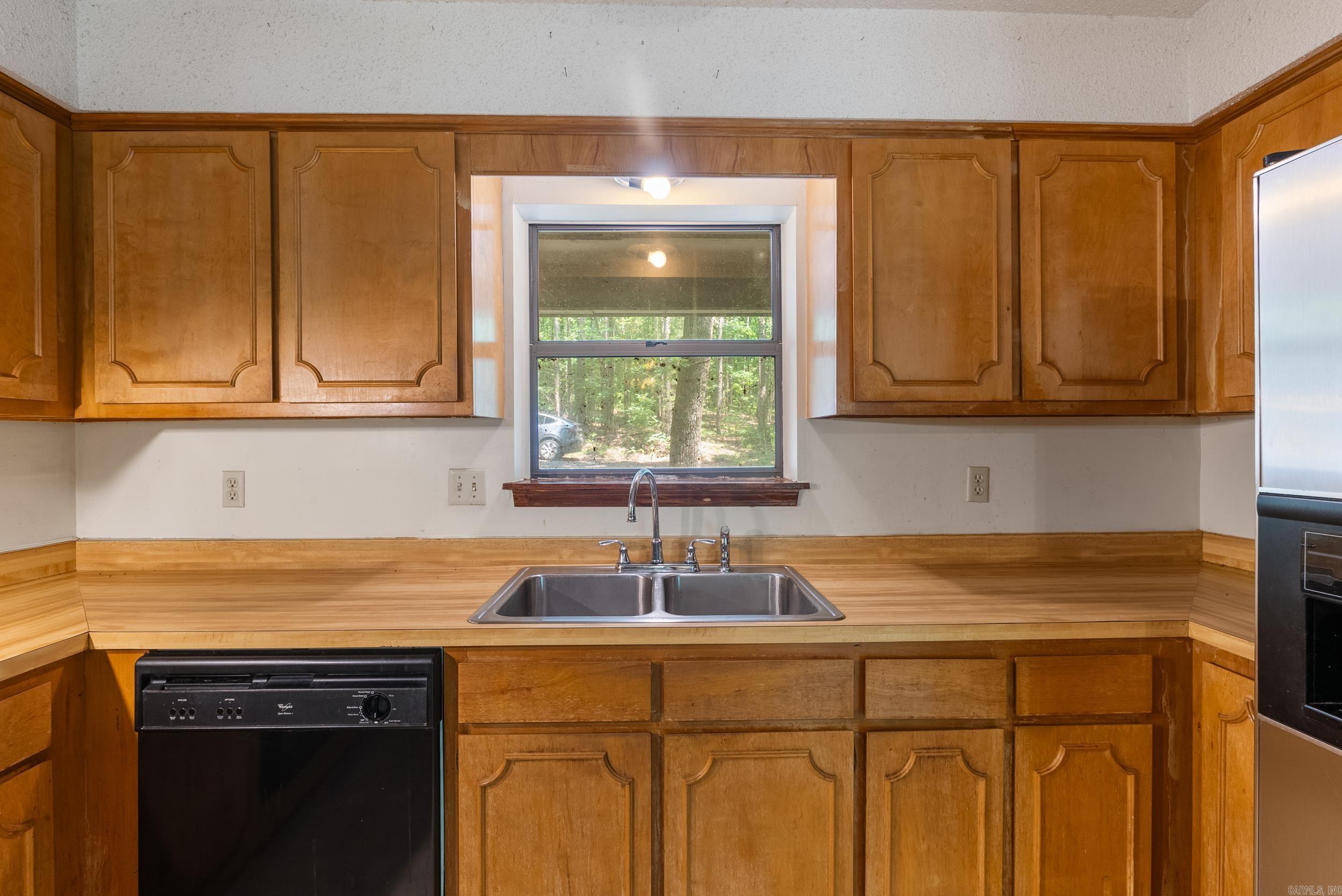 101 Winchester Ct.  Fairfield Bay, AR