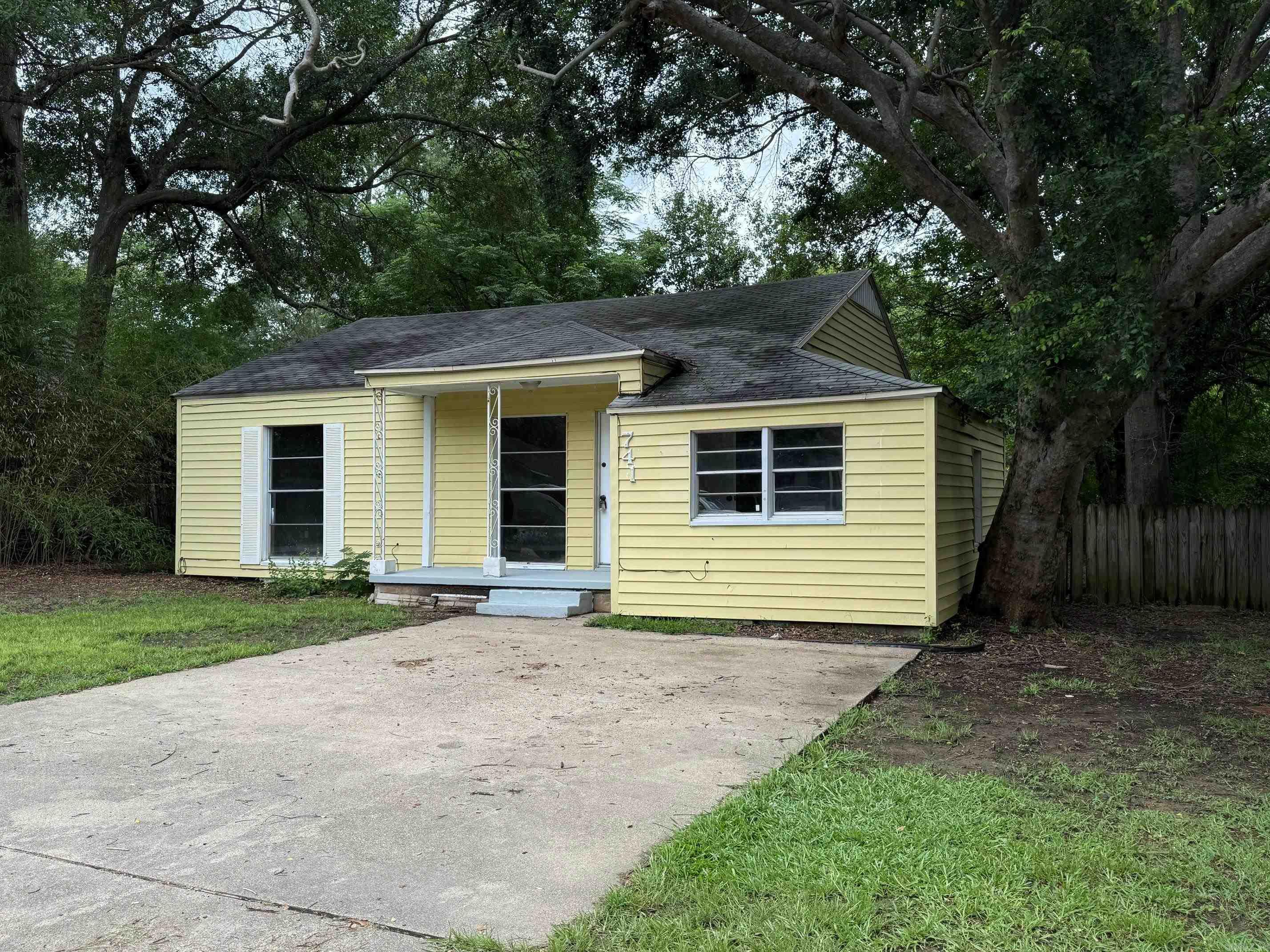 741 Macarthur  Wake Village, TX