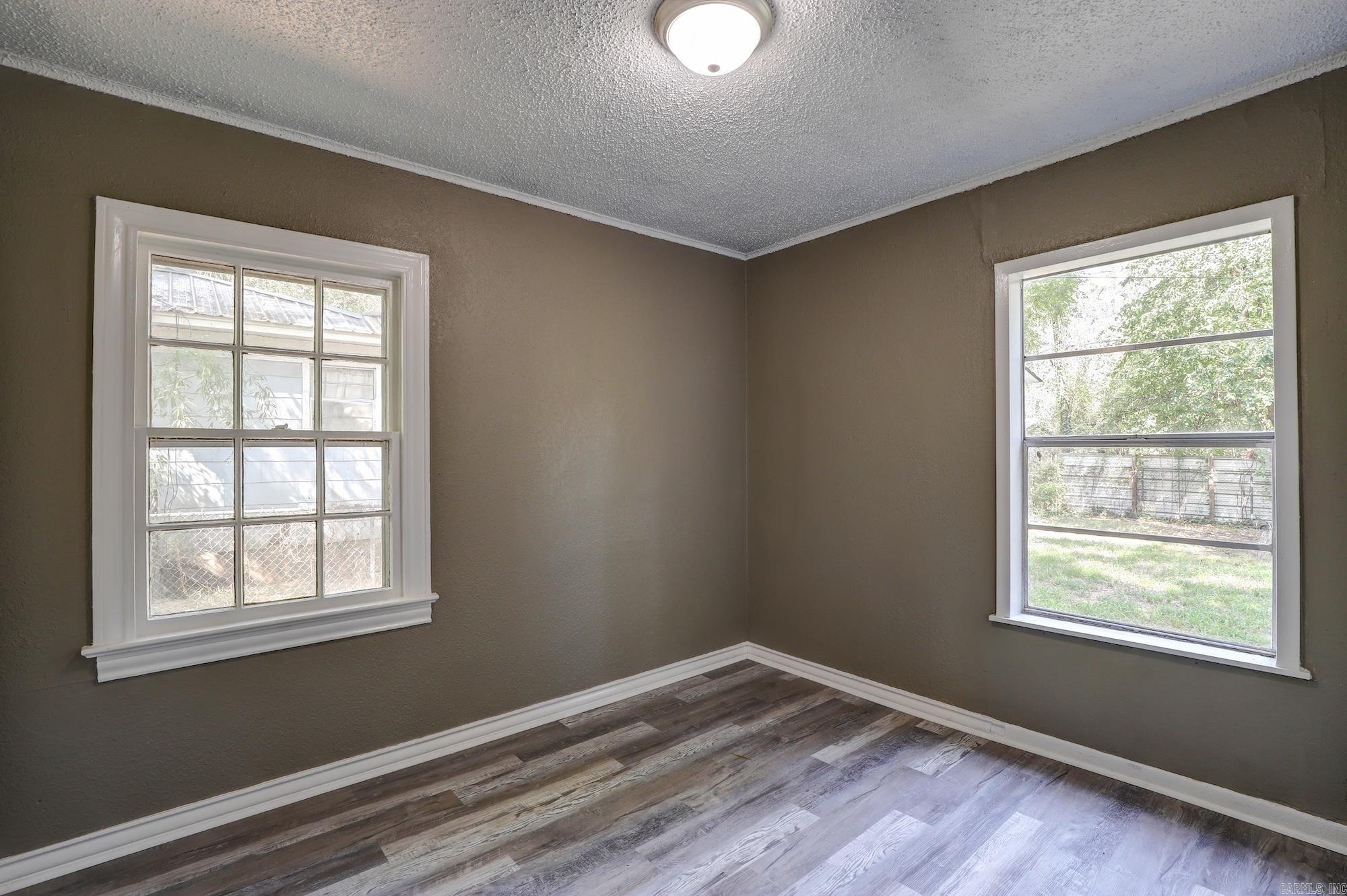 741 Macarthur Avenue Wake Village, TX 75501