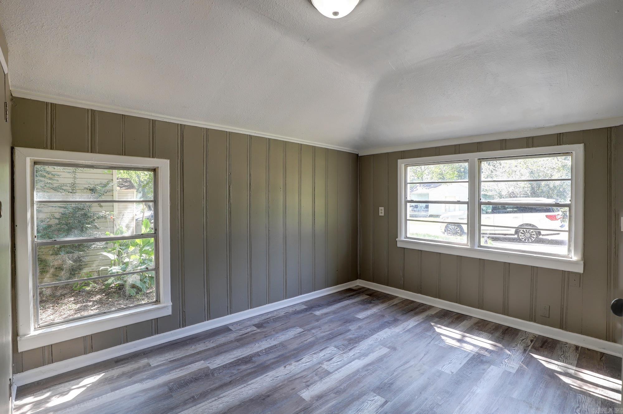 741 Macarthur Avenue Wake Village, TX 75501