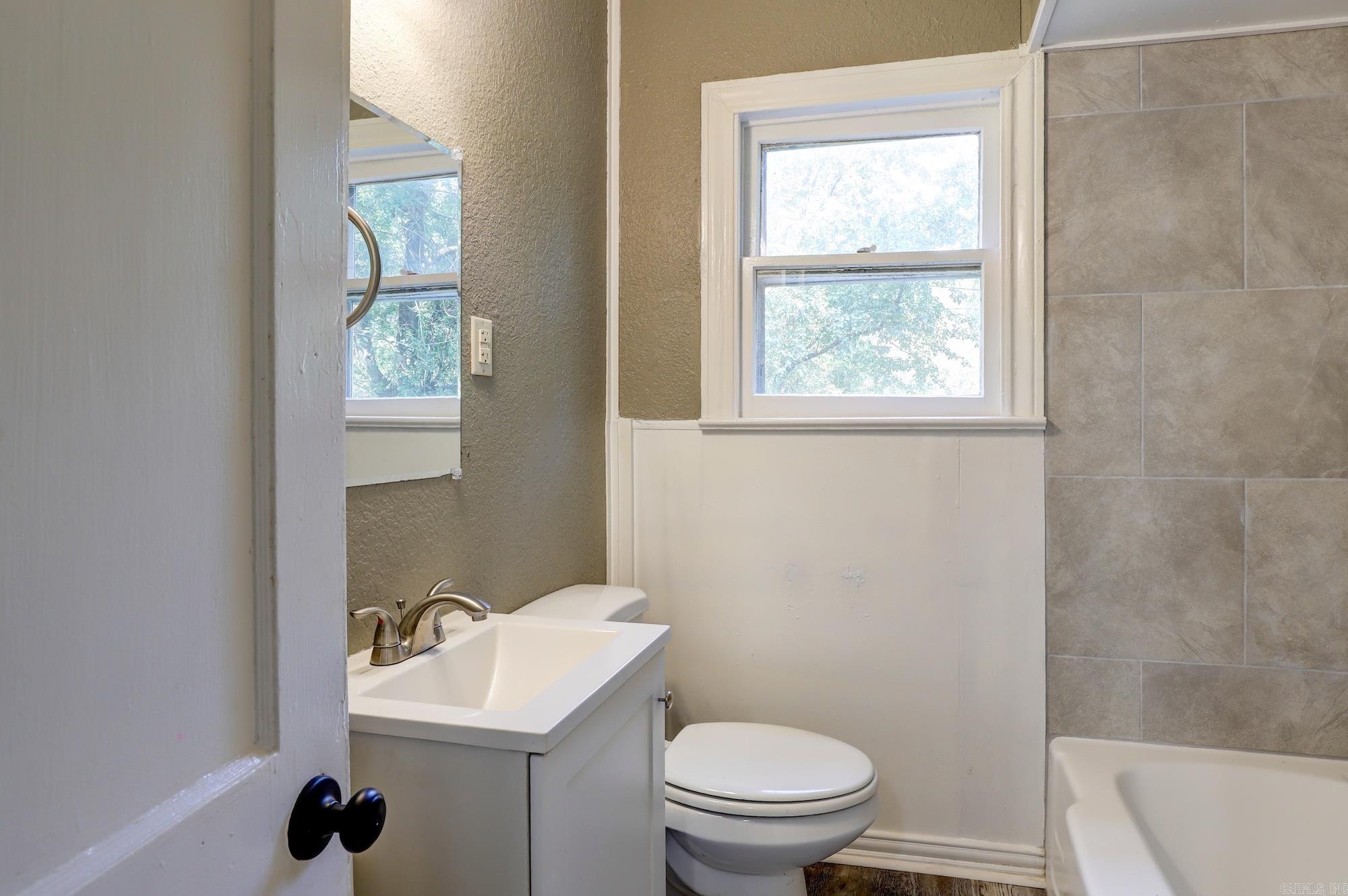 741 Macarthur Avenue Wake Village, TX 75501