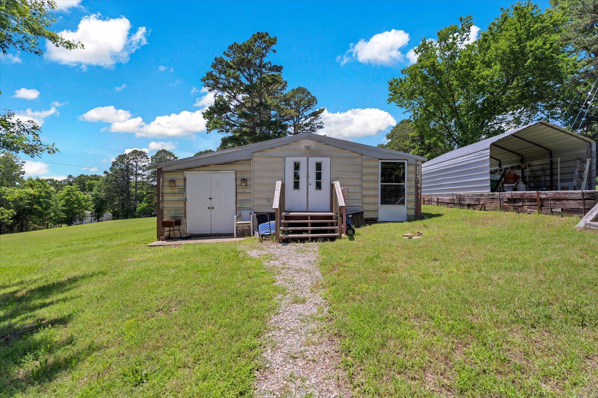108 Gregory St  Norfork, AR