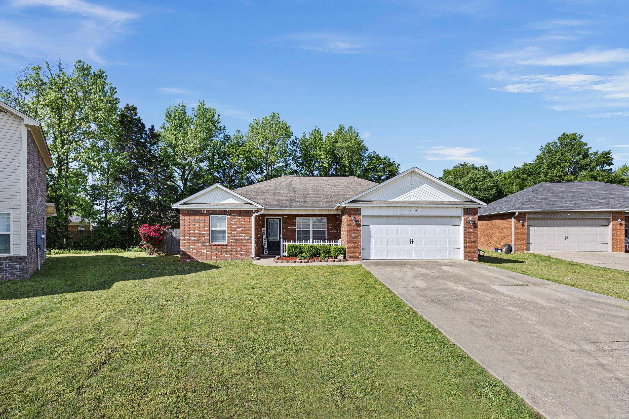 1509 E 11th  Russellville, AR
