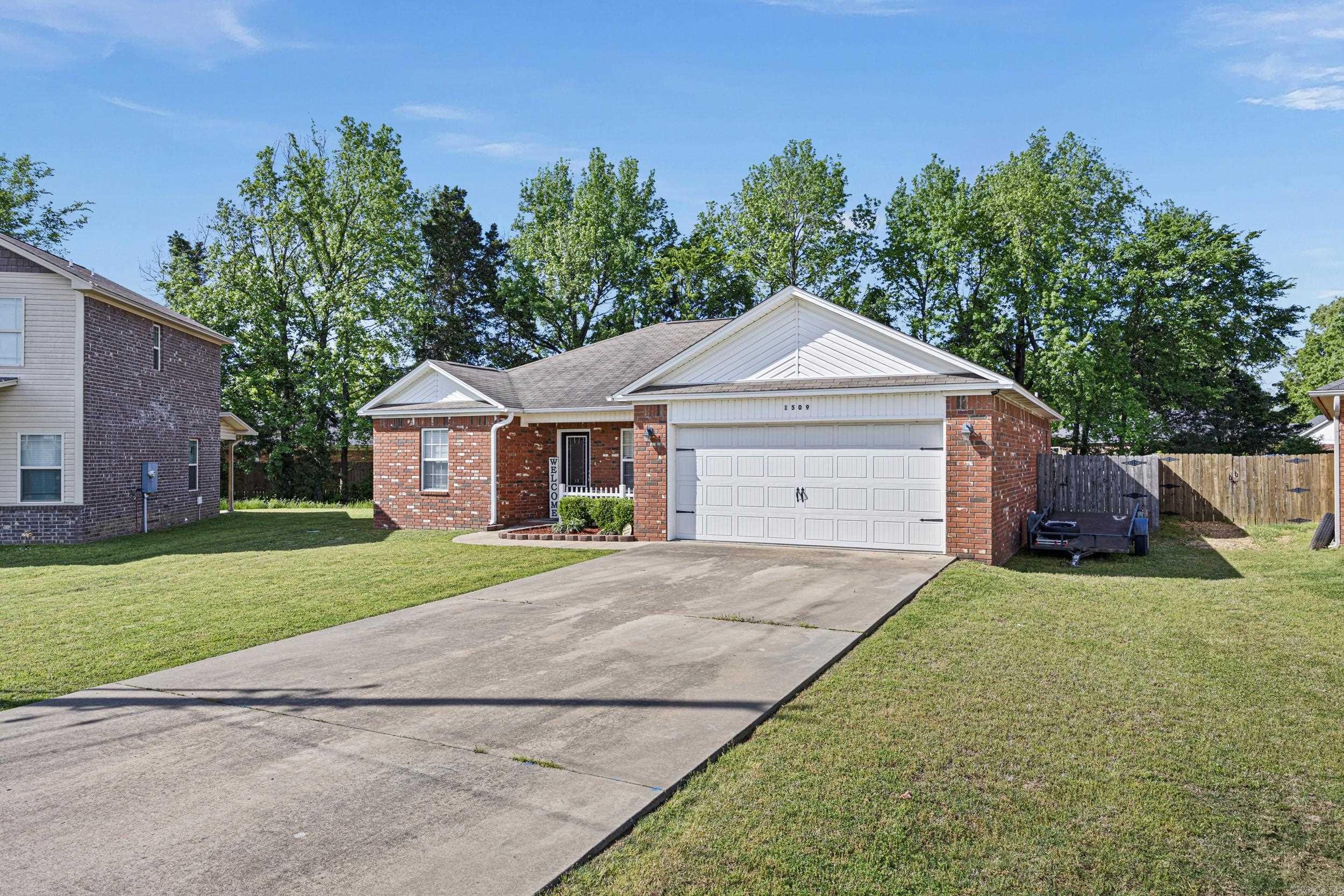 1509 E 11th  Russellville, AR