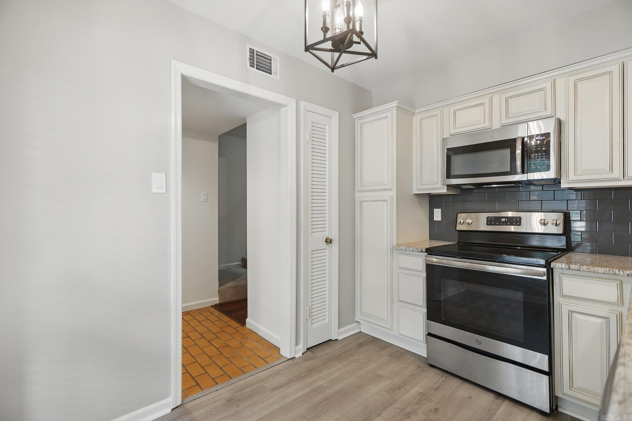 49 Kingsbridge  Little Rock, AR