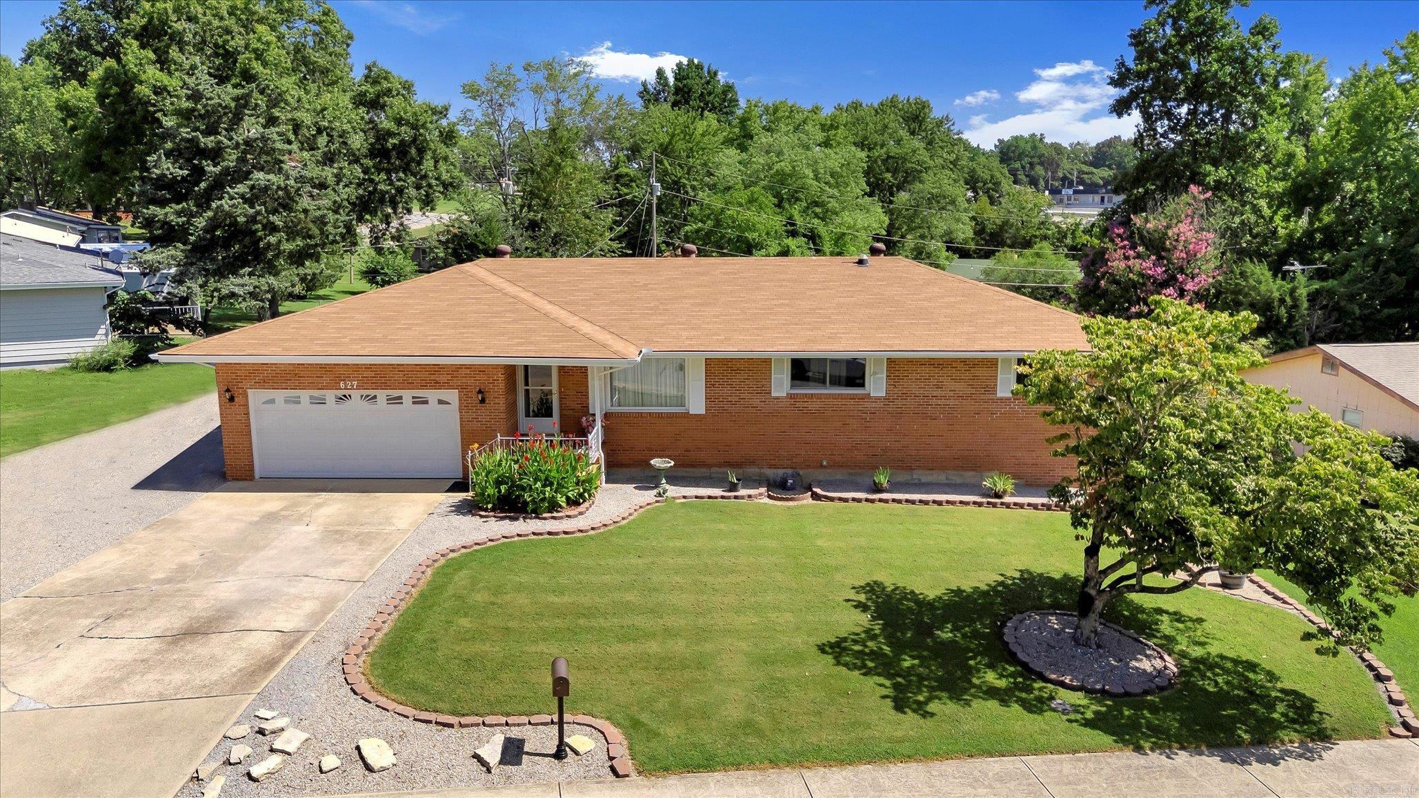627 Ridgemont Drive