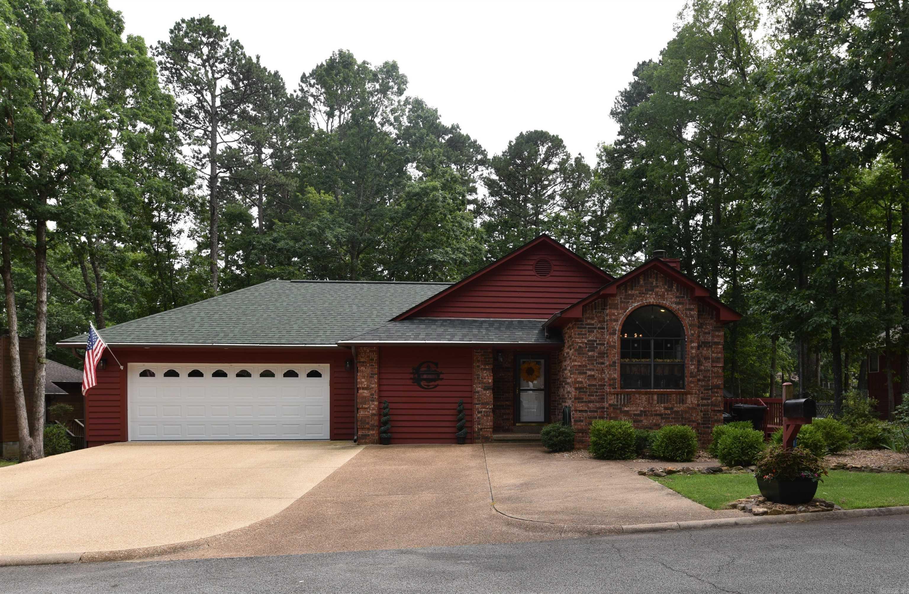 114 Fair Oaks Dr  Fairfield Bay, AR