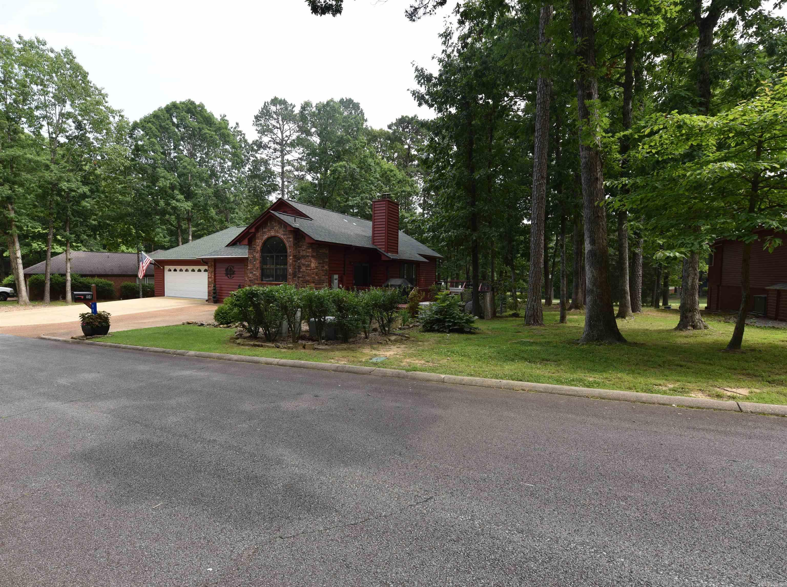 114 Fair Oaks Dr  Fairfield Bay, AR