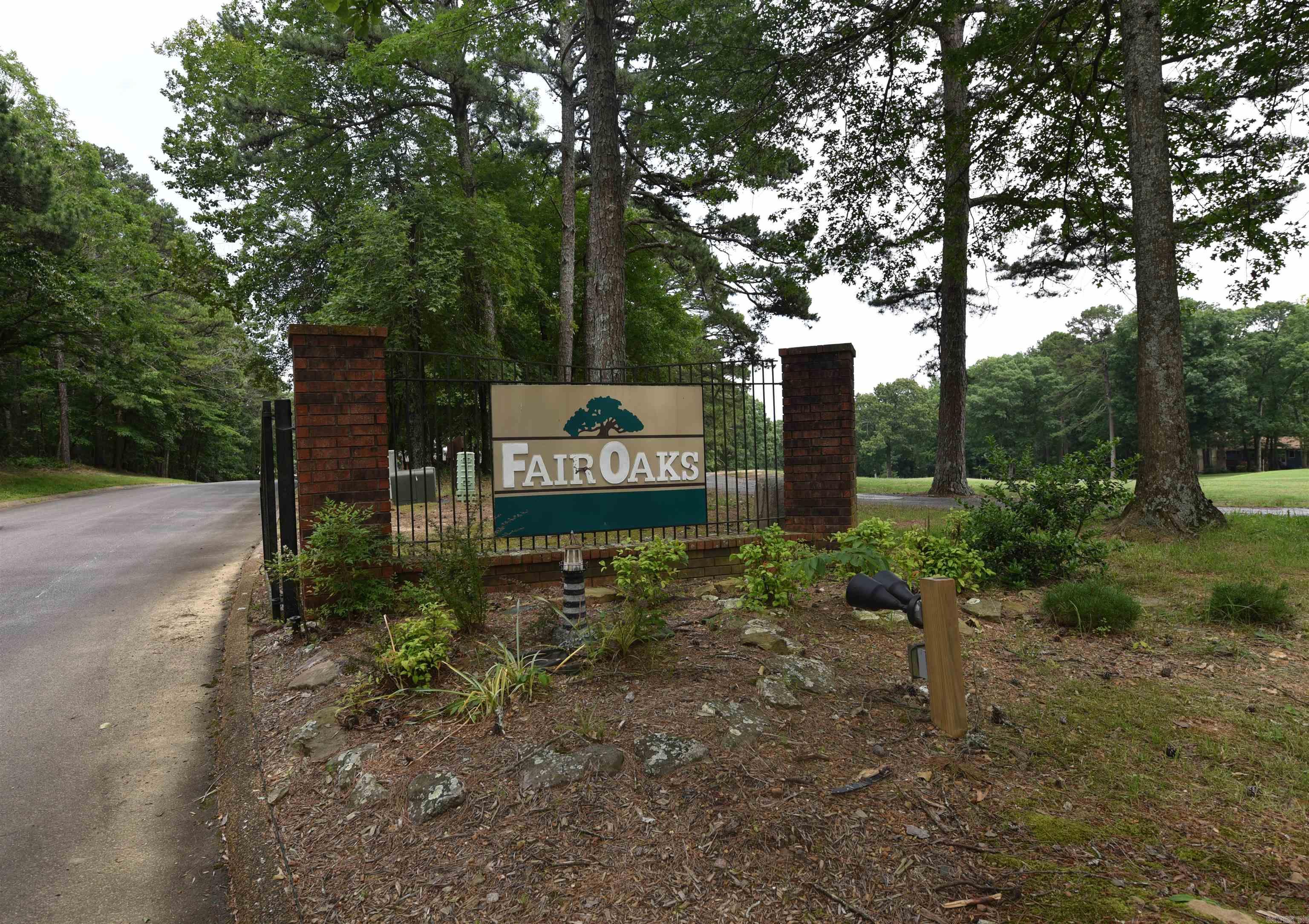 114 Fair Oaks Dr  Fairfield Bay, AR