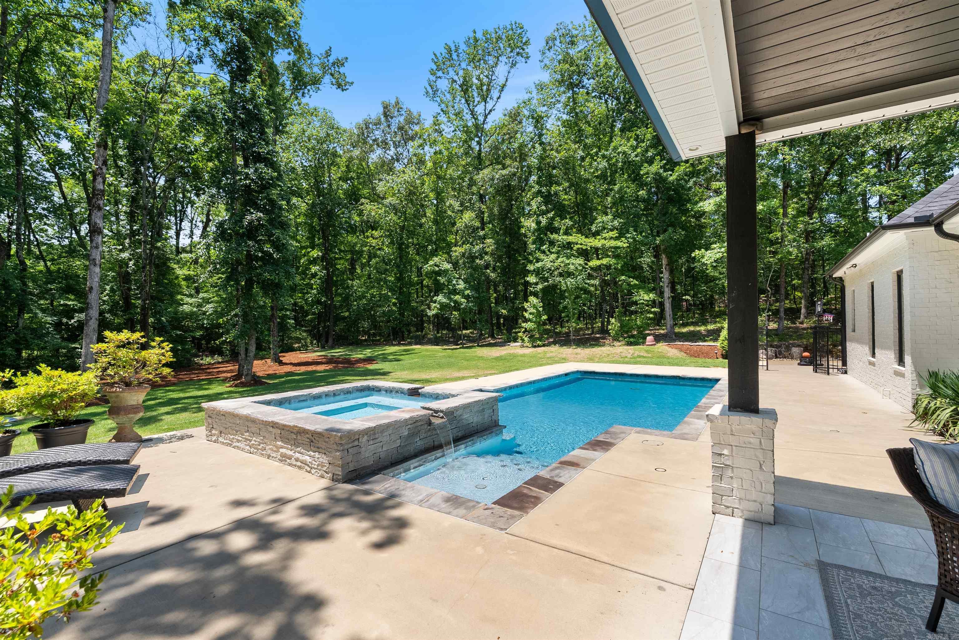 18001 Oak Creek  Little Rock, AR
