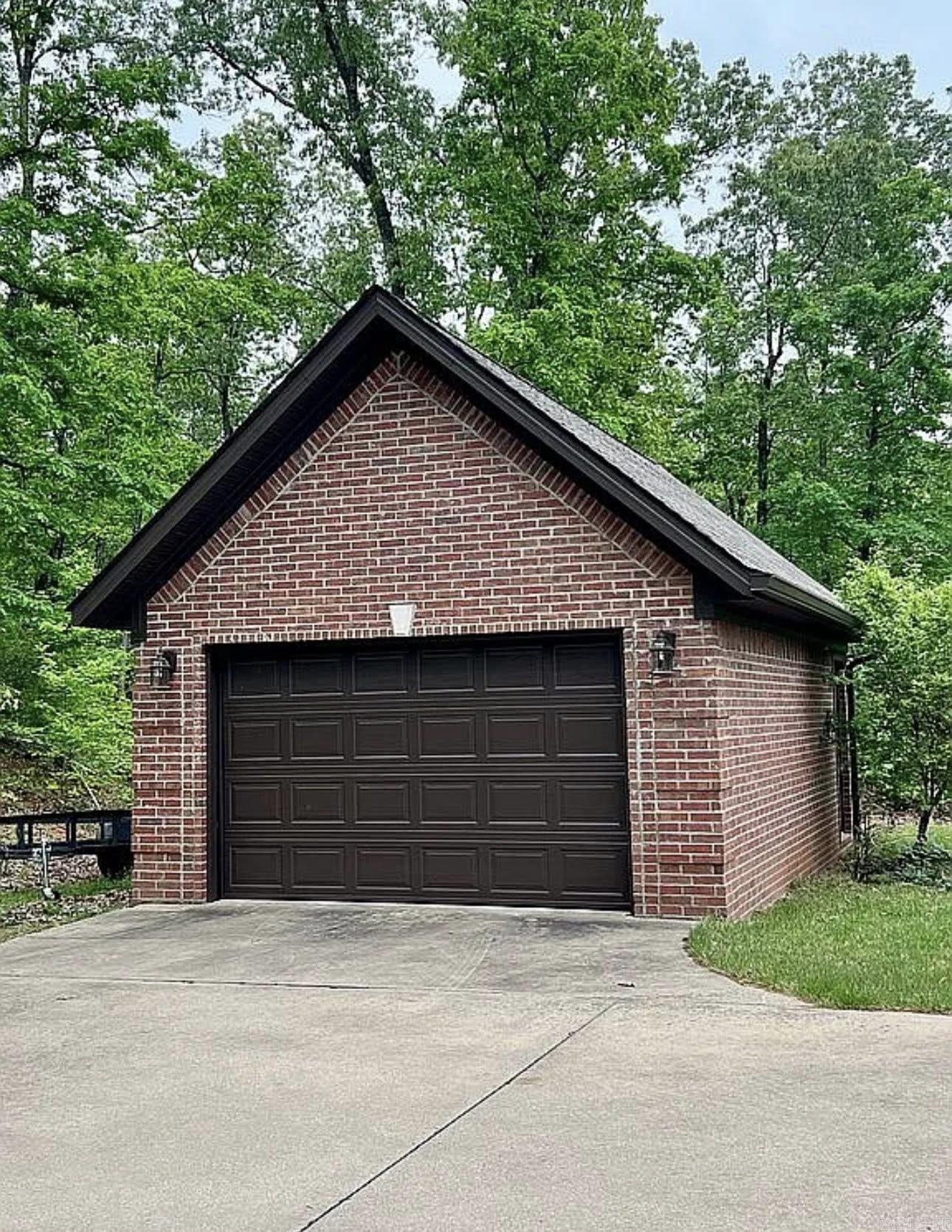 847 Woodland Hills Drive  Mountain View, AR