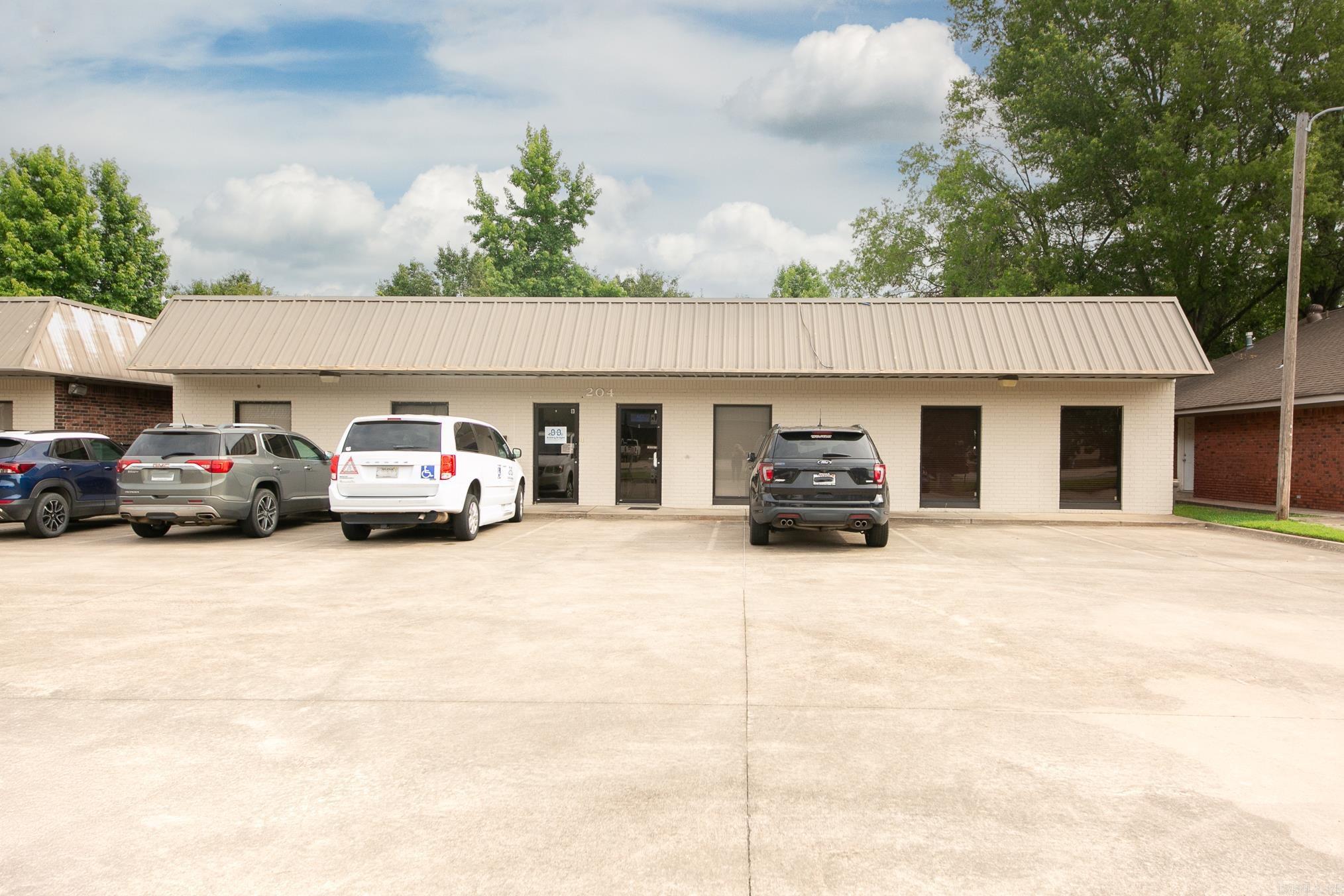 204, 206,109 Plaza  Cabot, AR