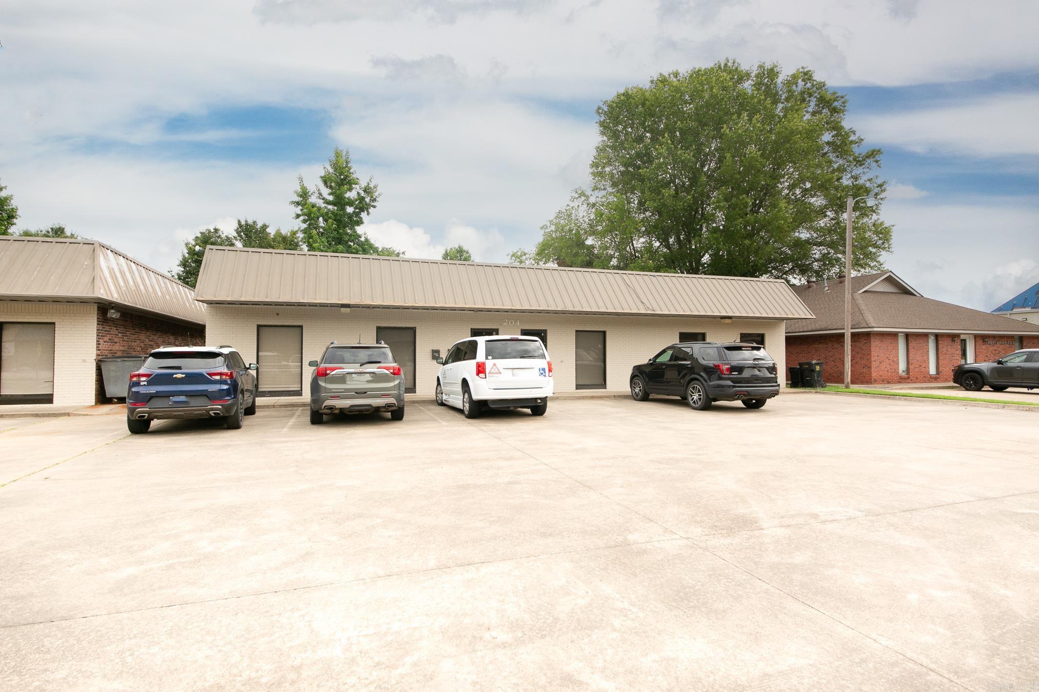 204, 206,109 Plaza  Cabot, AR