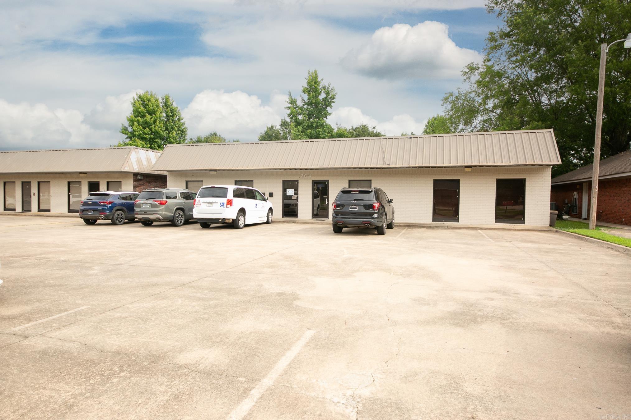 204, 206,109 Plaza  Cabot, AR