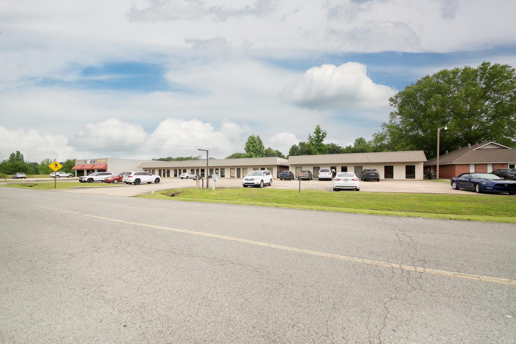 204, 206,109 Plaza  Cabot, AR