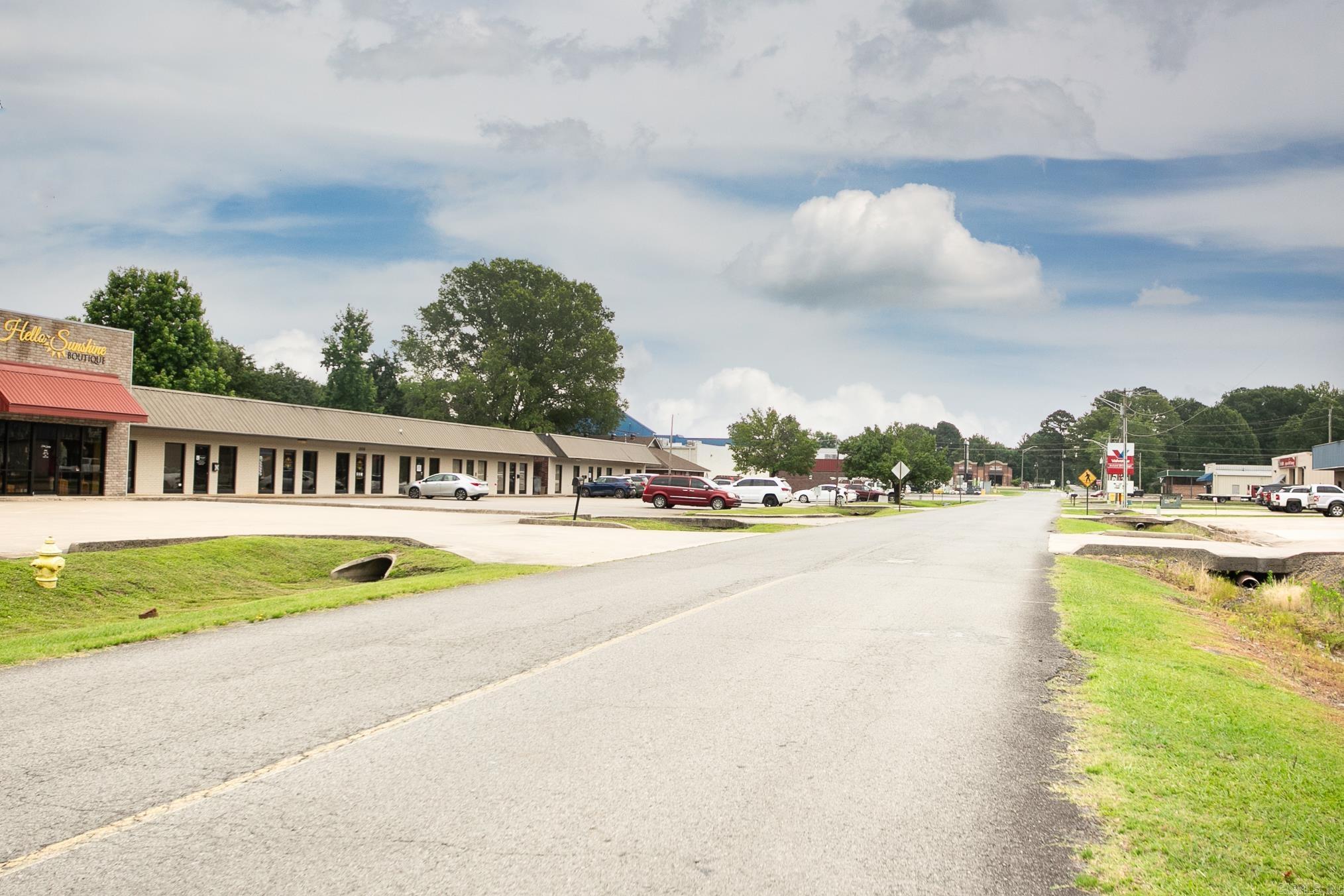 204, 206,109 Plaza  Cabot, AR