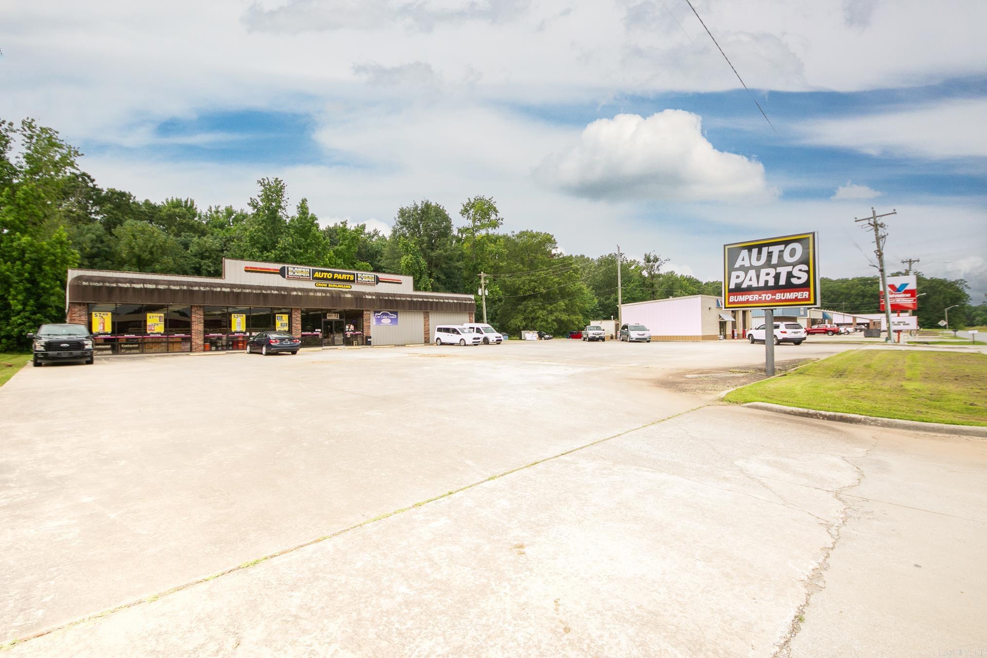 204, 206,109 Plaza  Cabot, AR