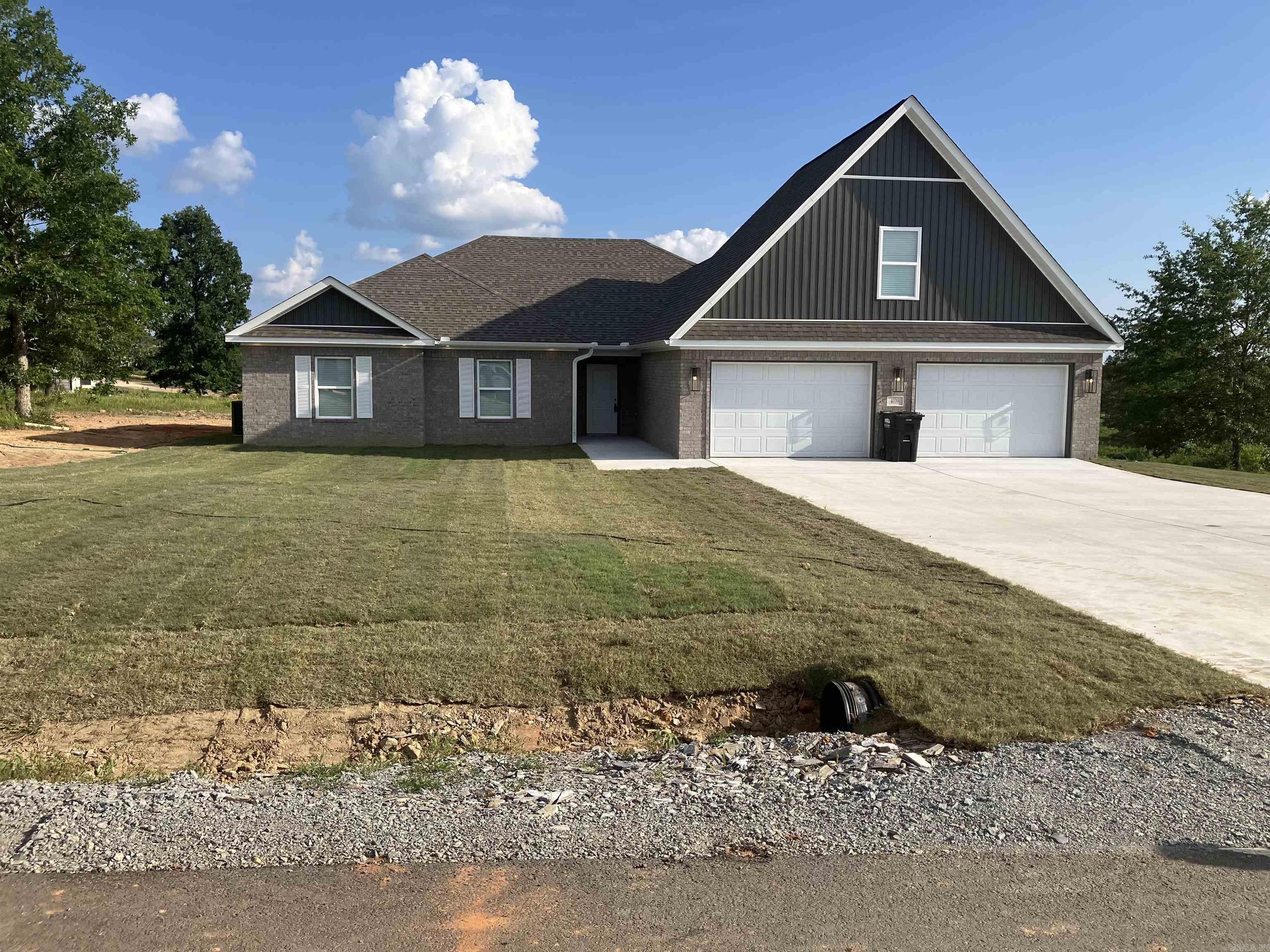4039 Creek Top