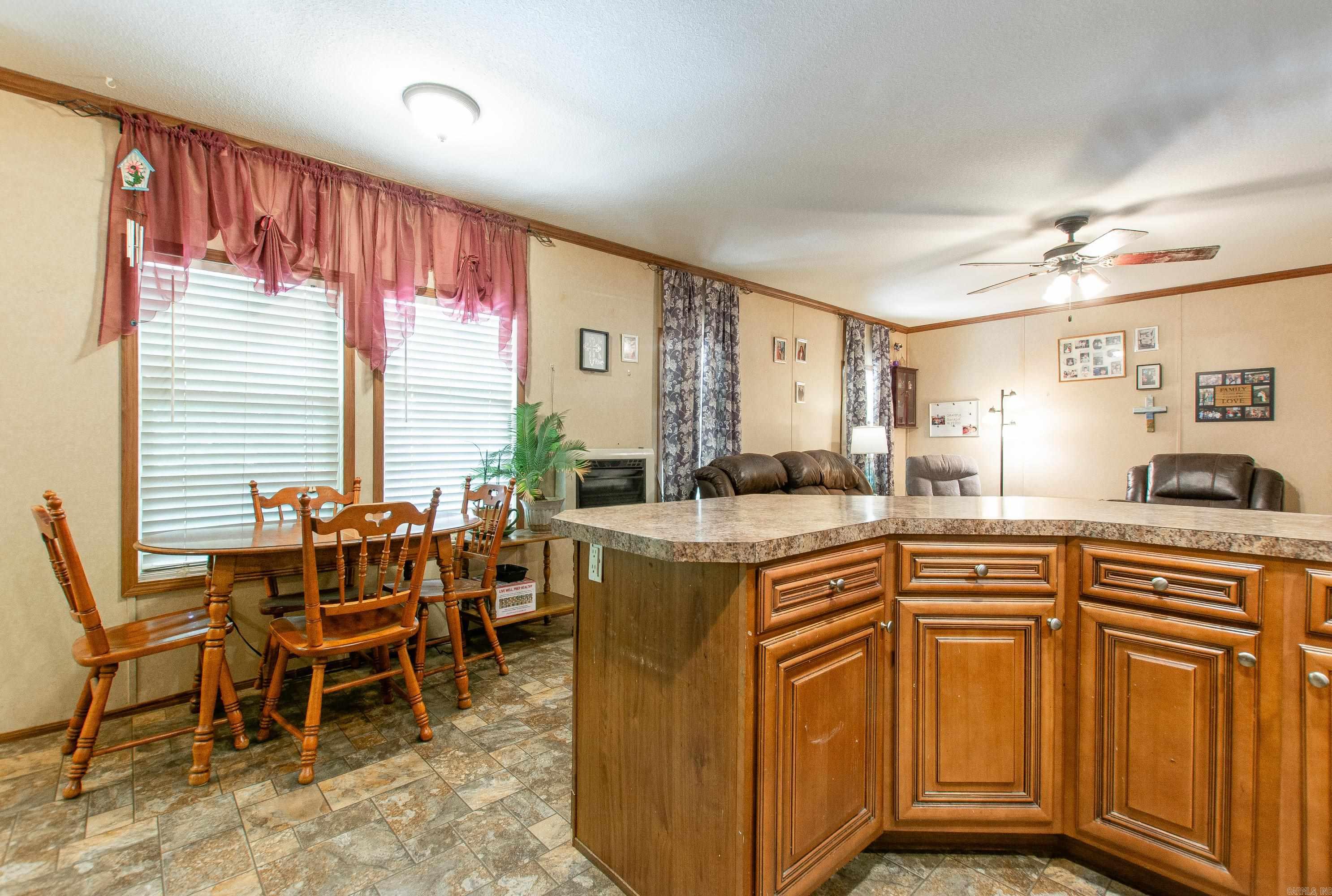 27756 S Sardis Road  Bauxite, AR