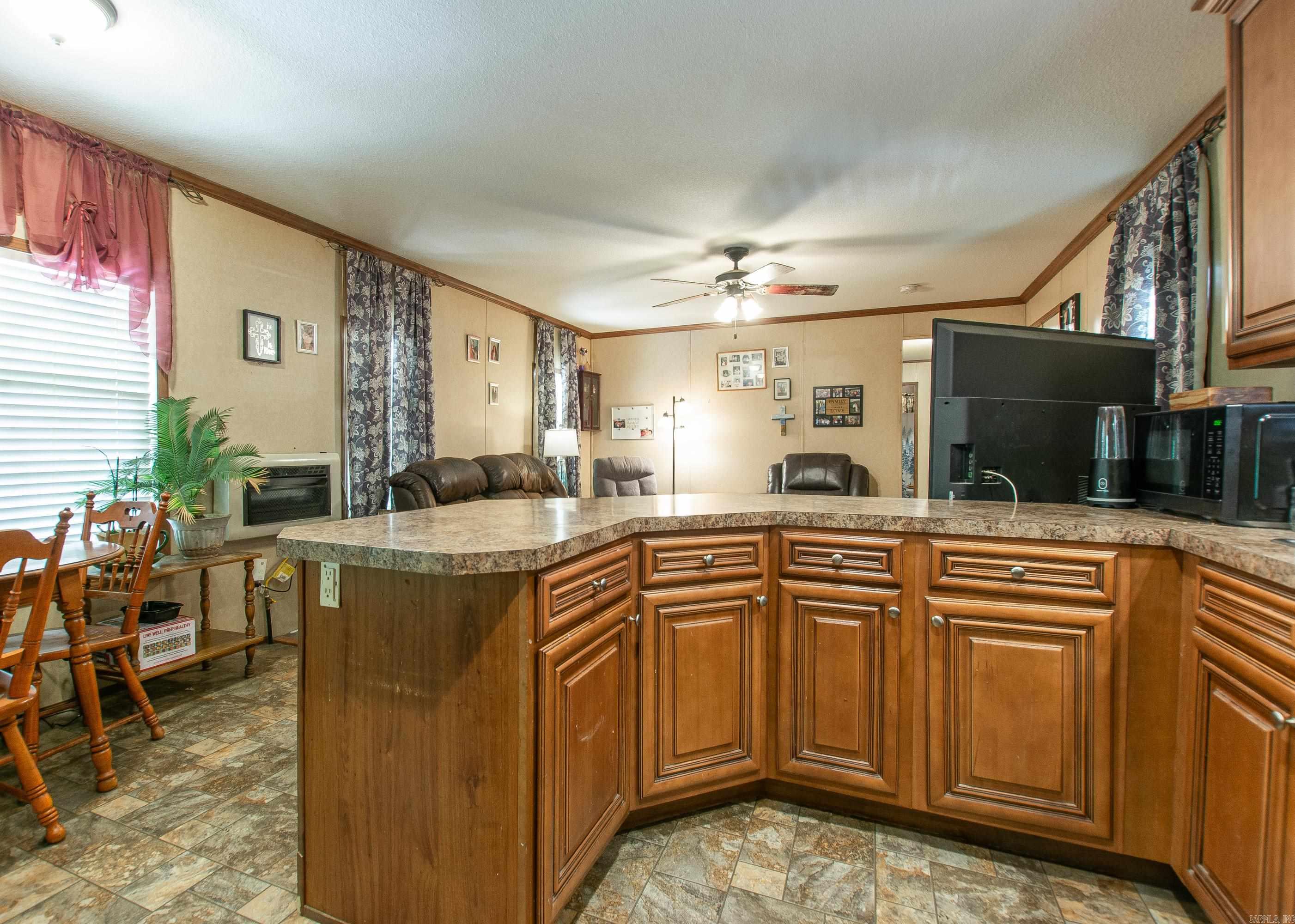 27756 S Sardis Road  Bauxite, AR