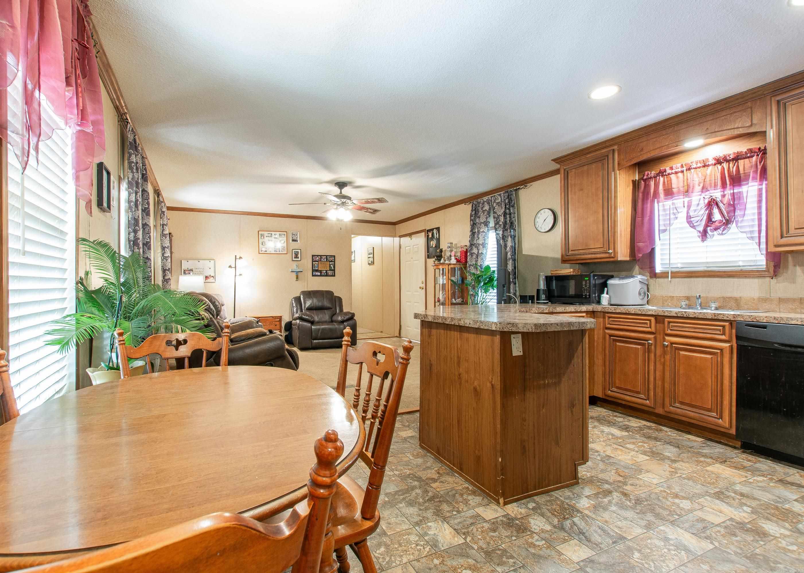27756 S Sardis Road  Bauxite, AR