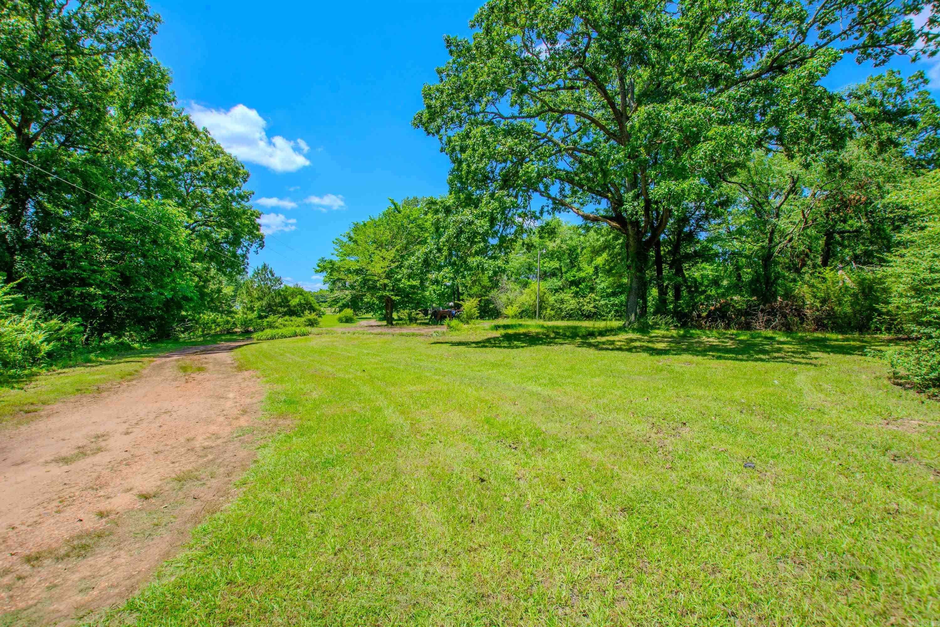 27756 S Sardis Road  Bauxite, AR