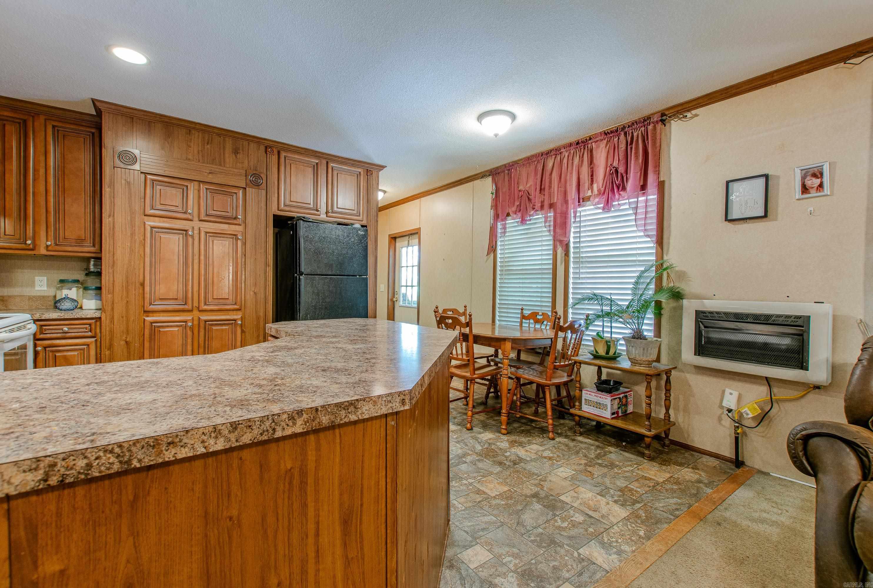 27756 S Sardis Road  Bauxite, AR