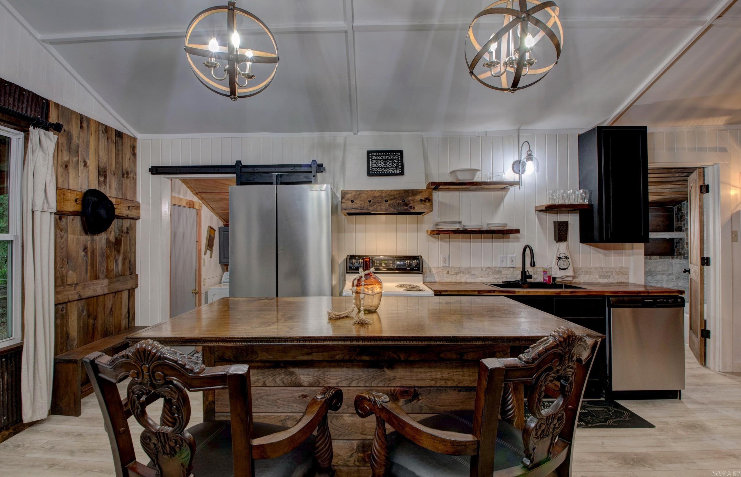 164 Roxie  Greers Ferry, AR