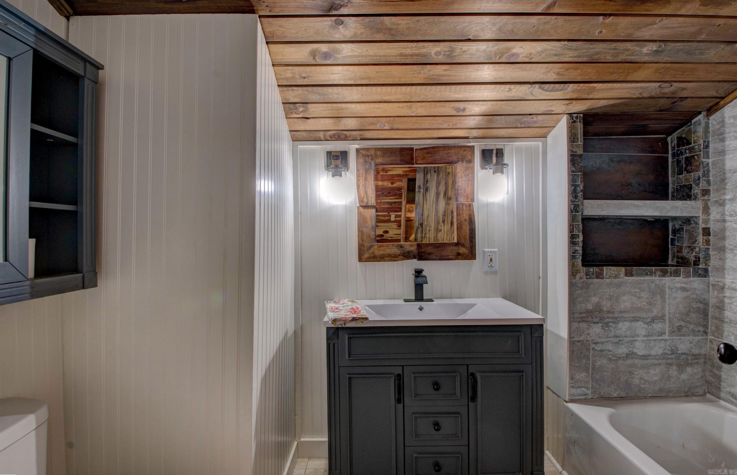 164 Roxie  Greers Ferry, AR