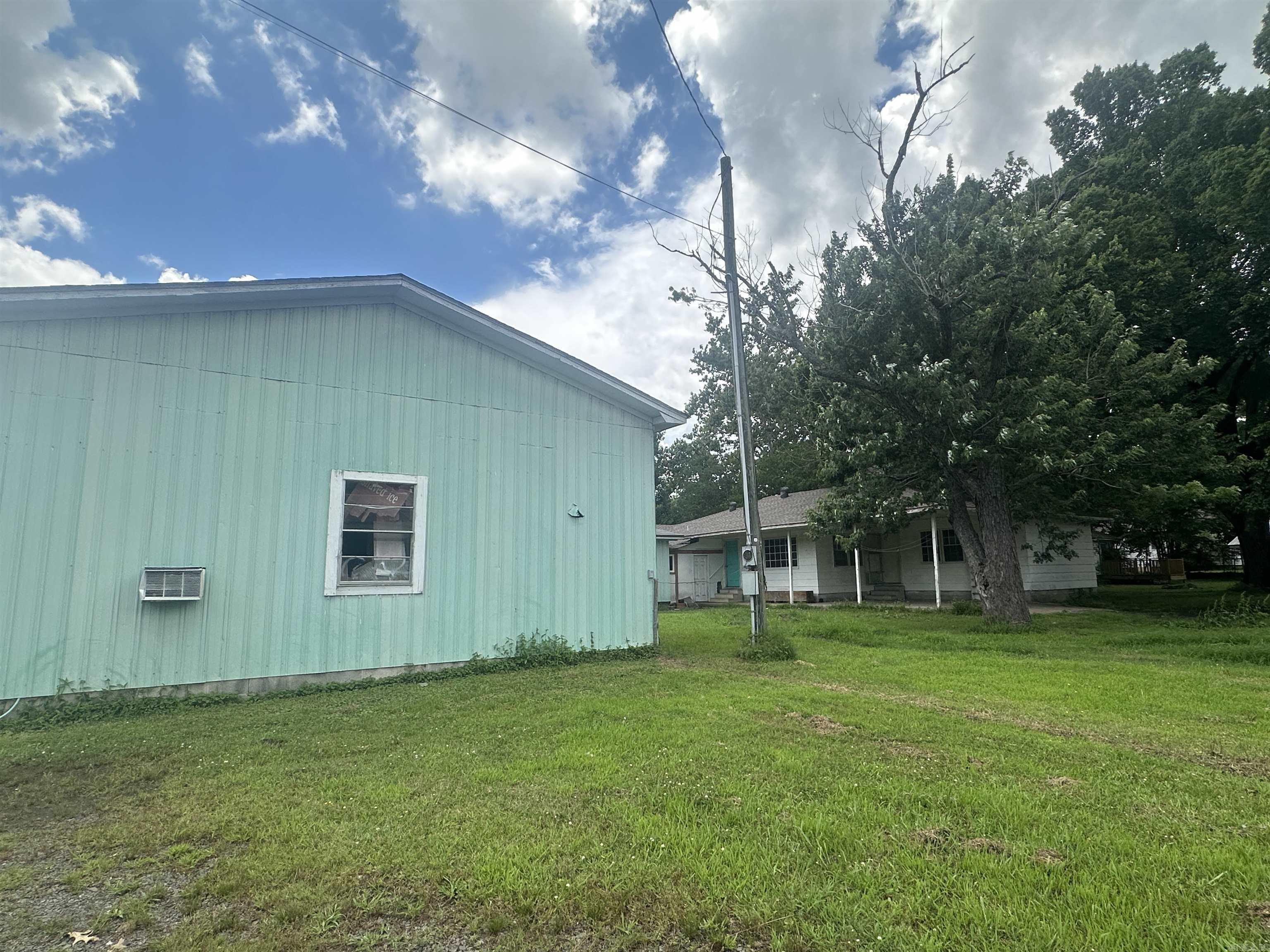102 & 104 E 2nd  Ward, AR