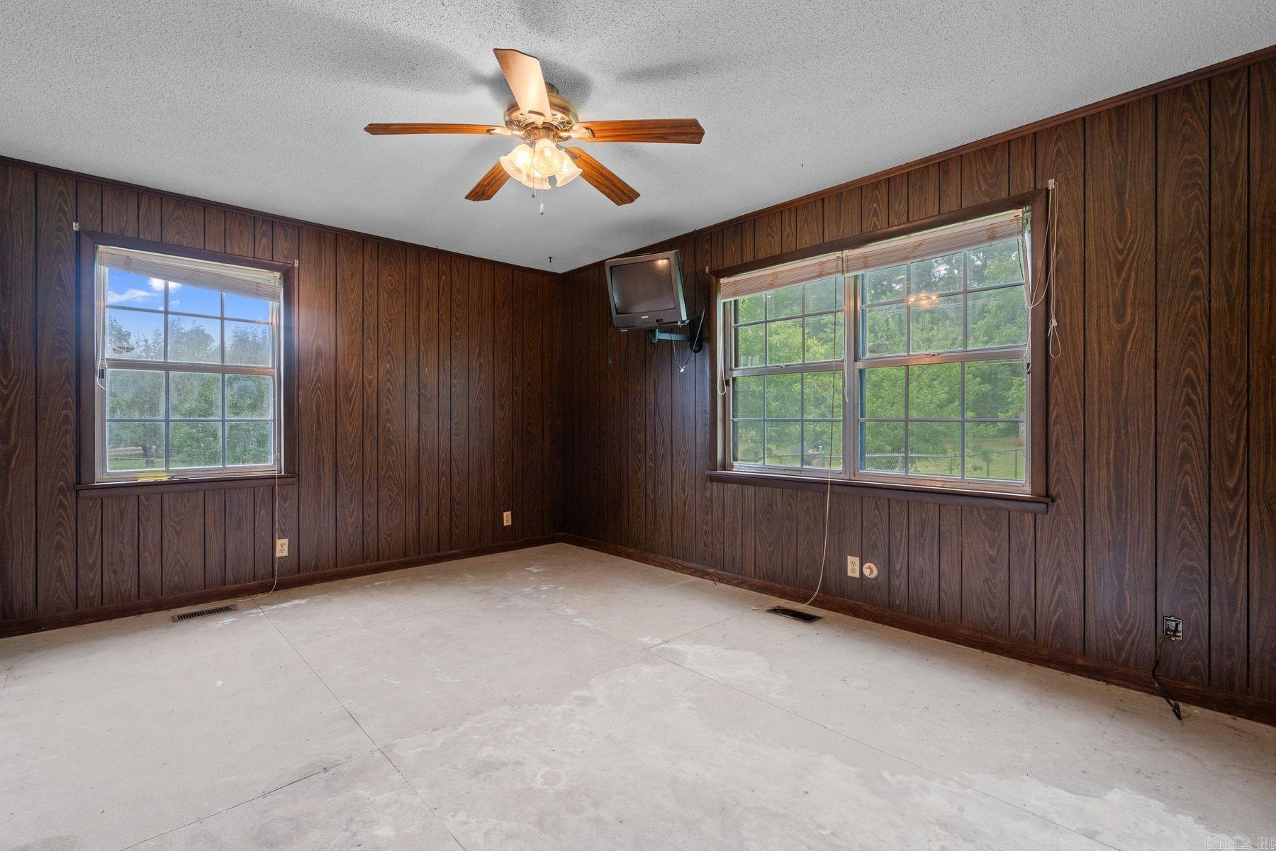 747 Clearcreek Road  Mountain Pine, AR