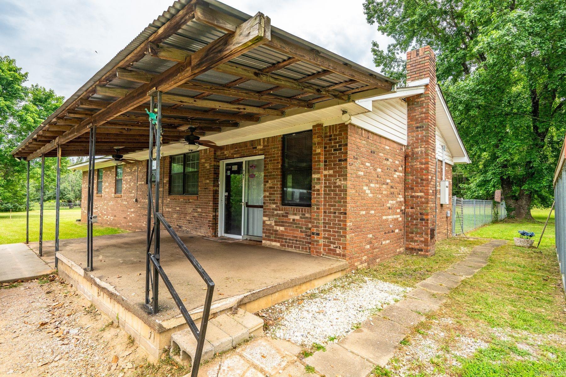 747 Clearcreek Road  Mountain Pine, AR