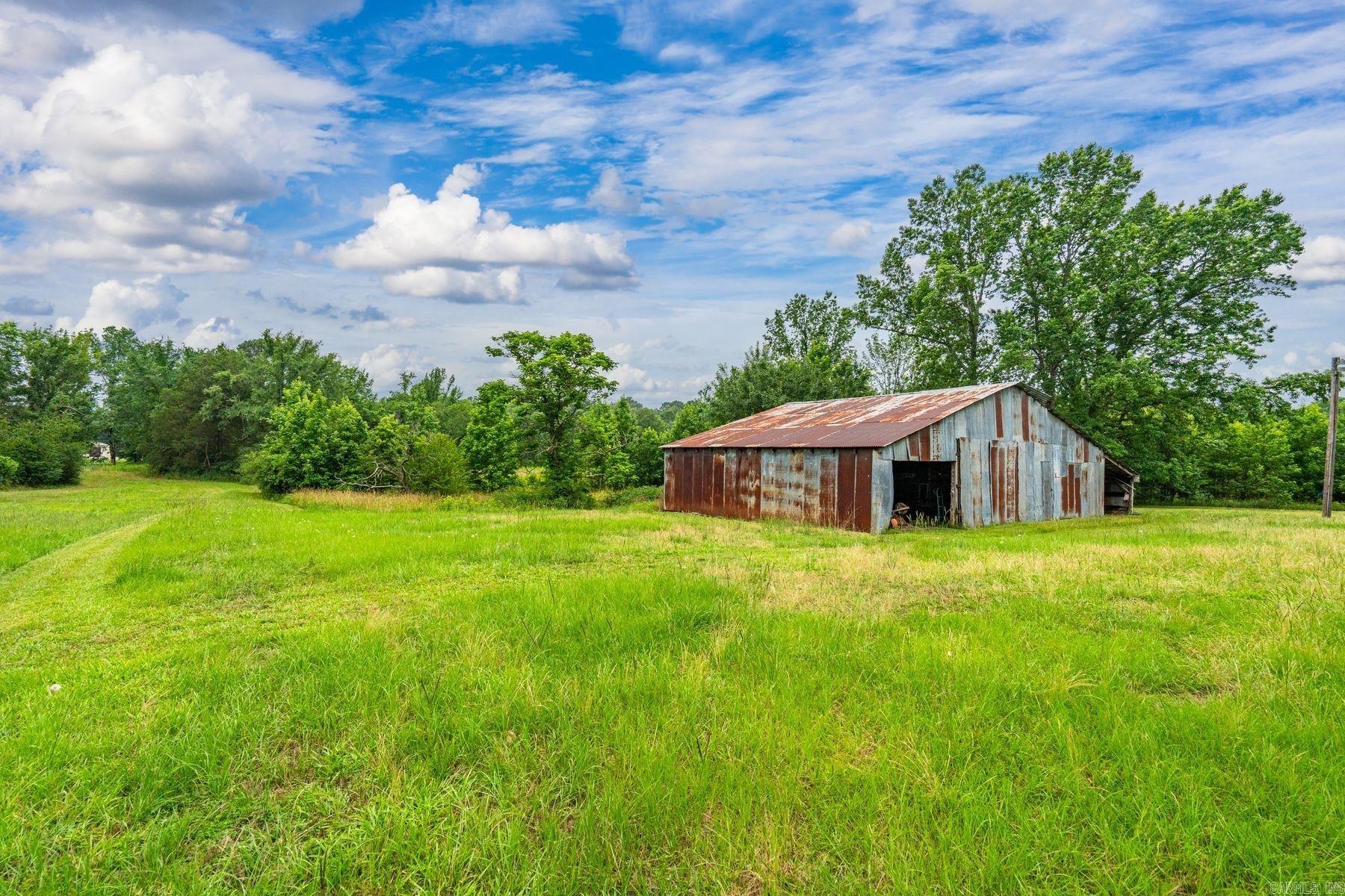 747 Clearcreek Road  Mountain Pine, AR