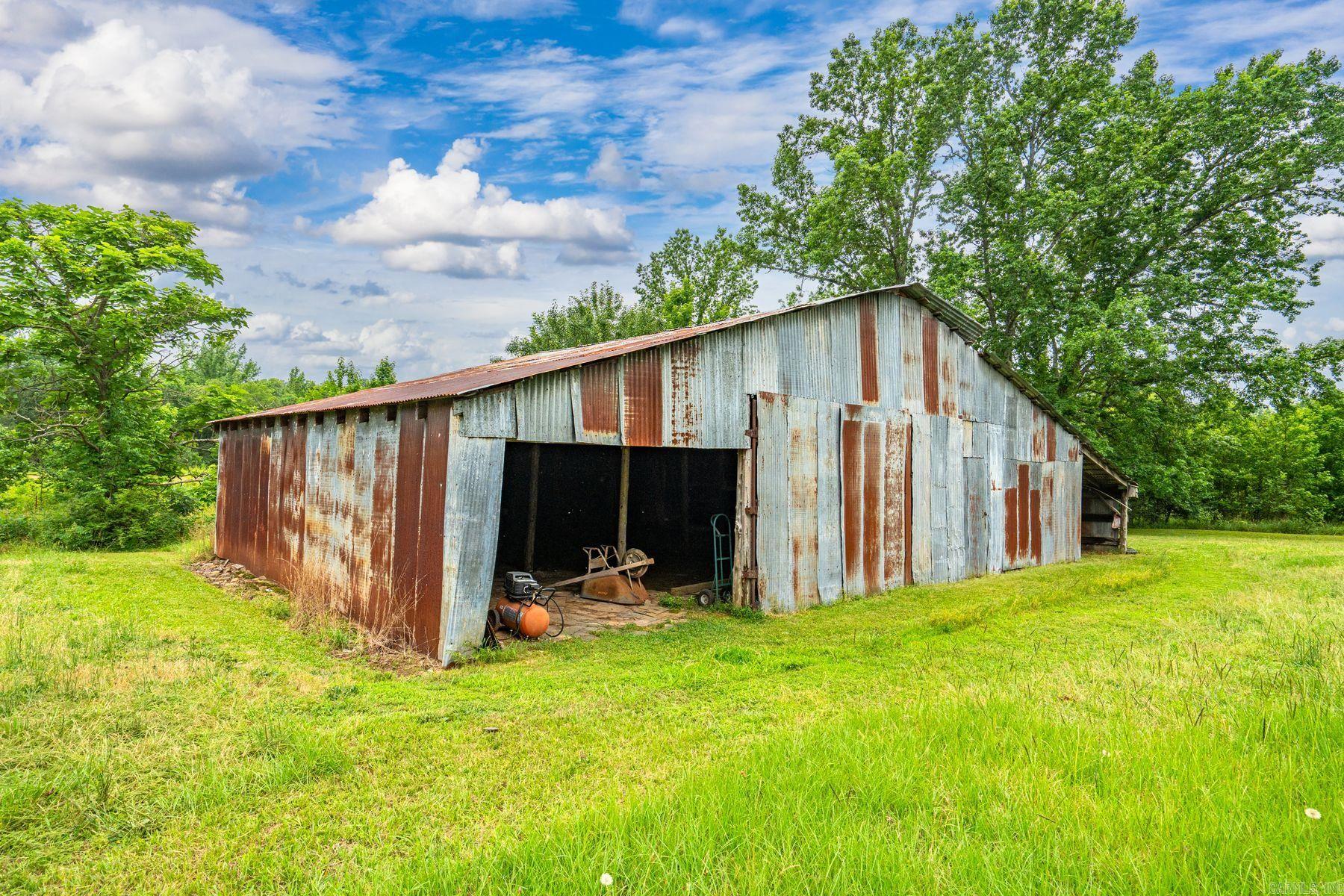 747 Clearcreek Road  Mountain Pine, AR