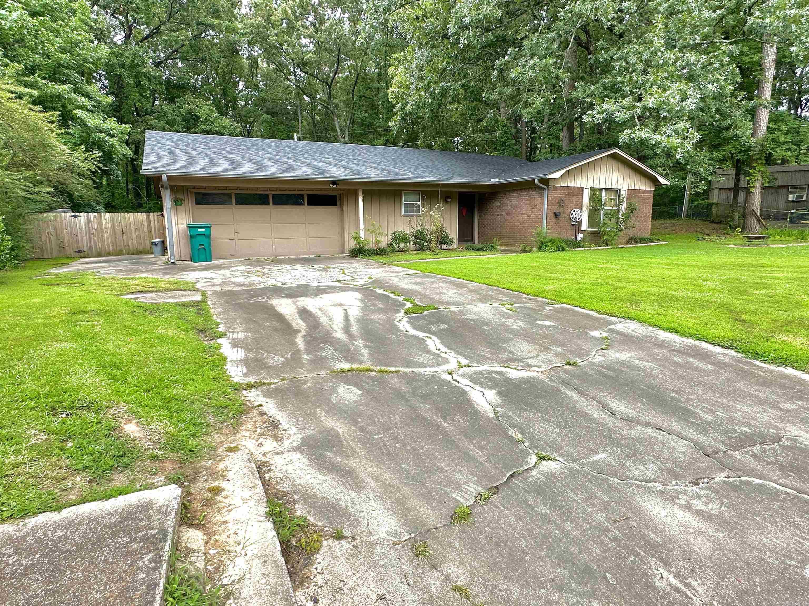 6802 White Oak  White Hall, AR