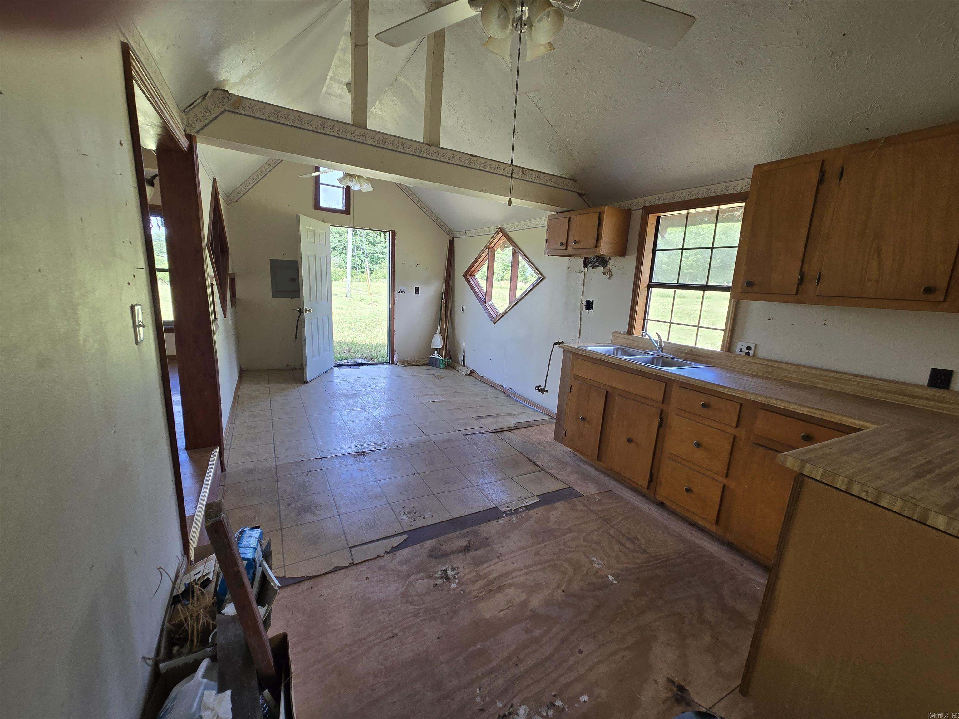 394 Otis  Clinton, AR