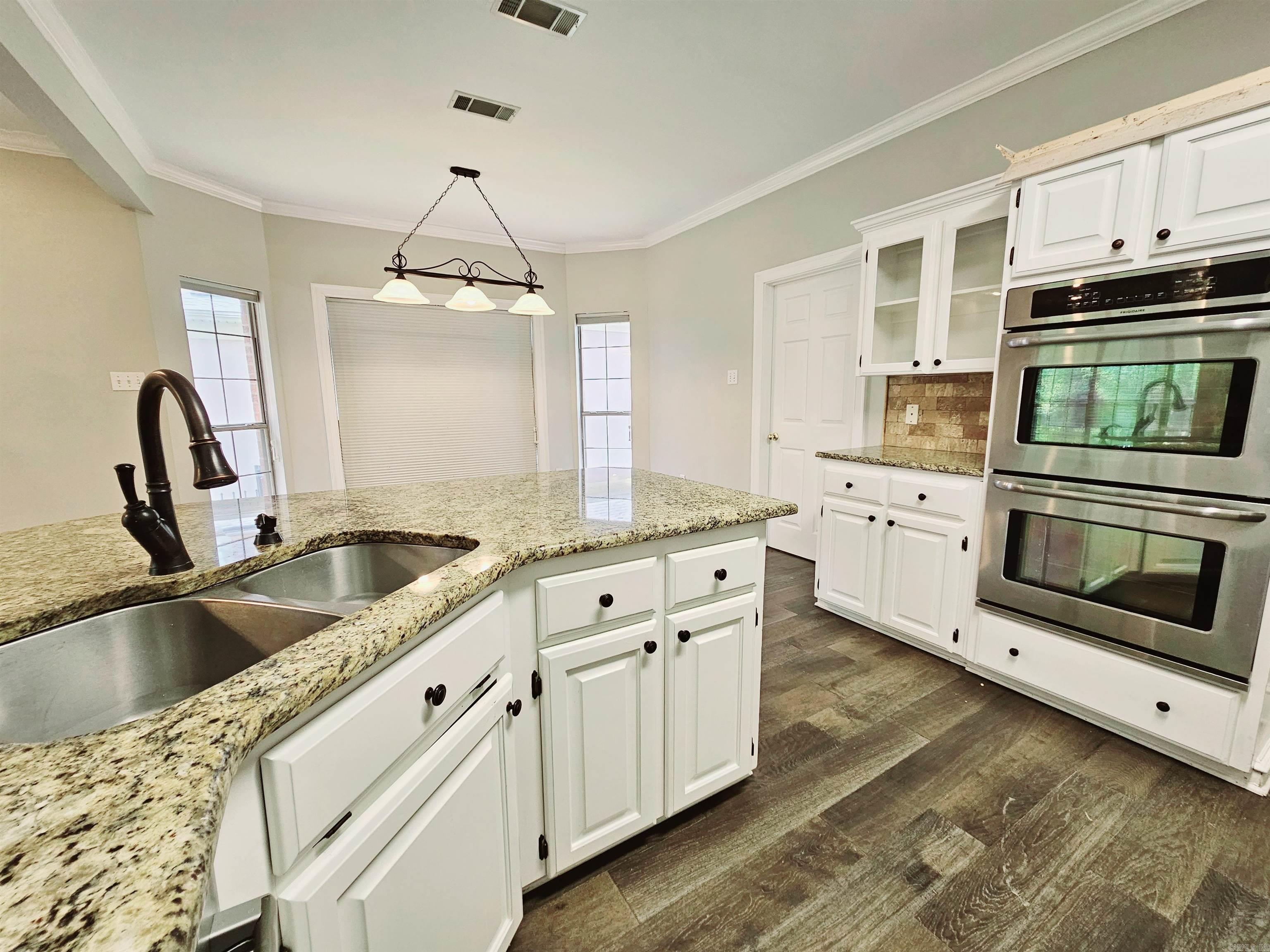 158 Calais  Maumelle, AR