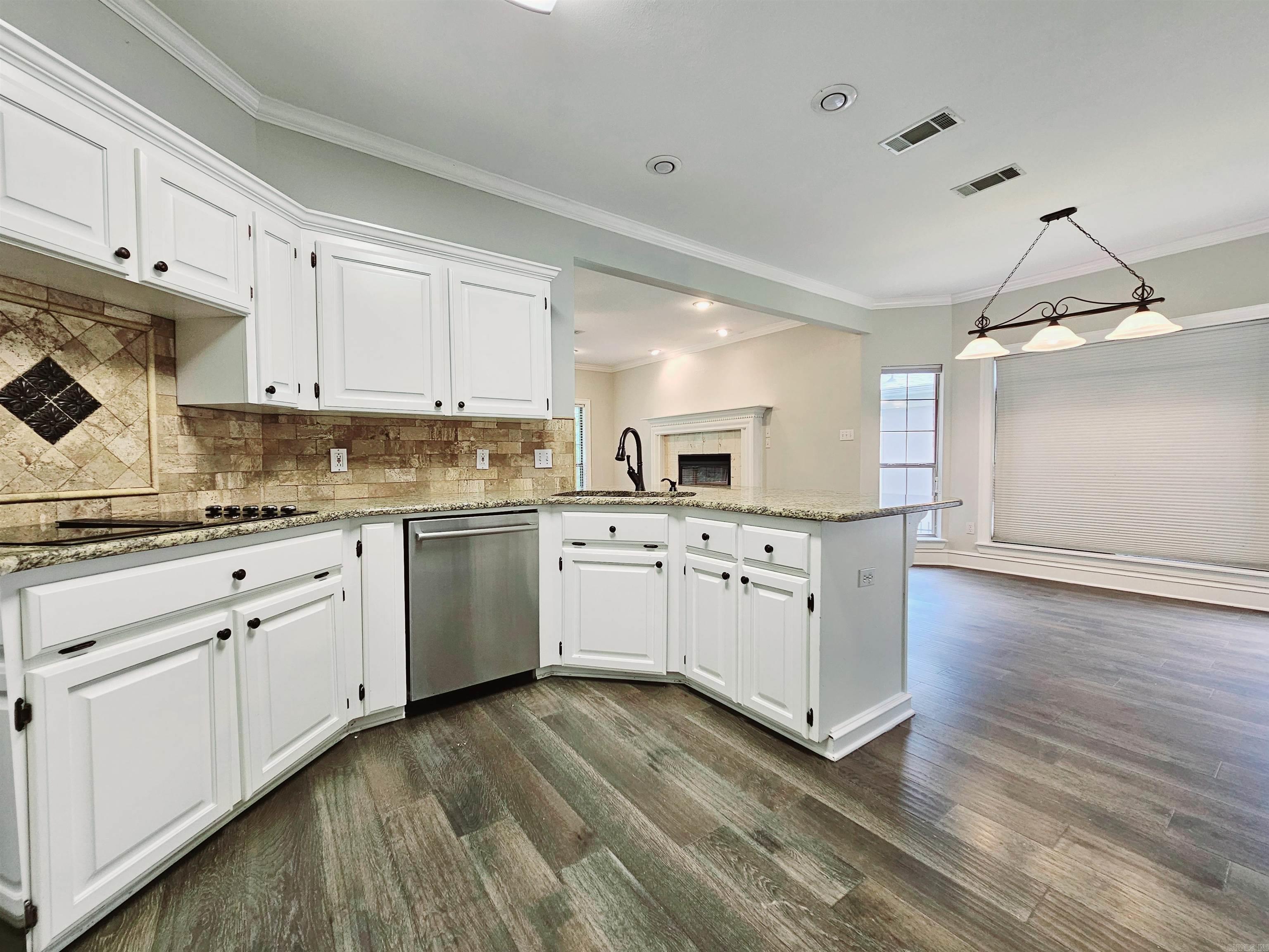 158 Calais  Maumelle, AR