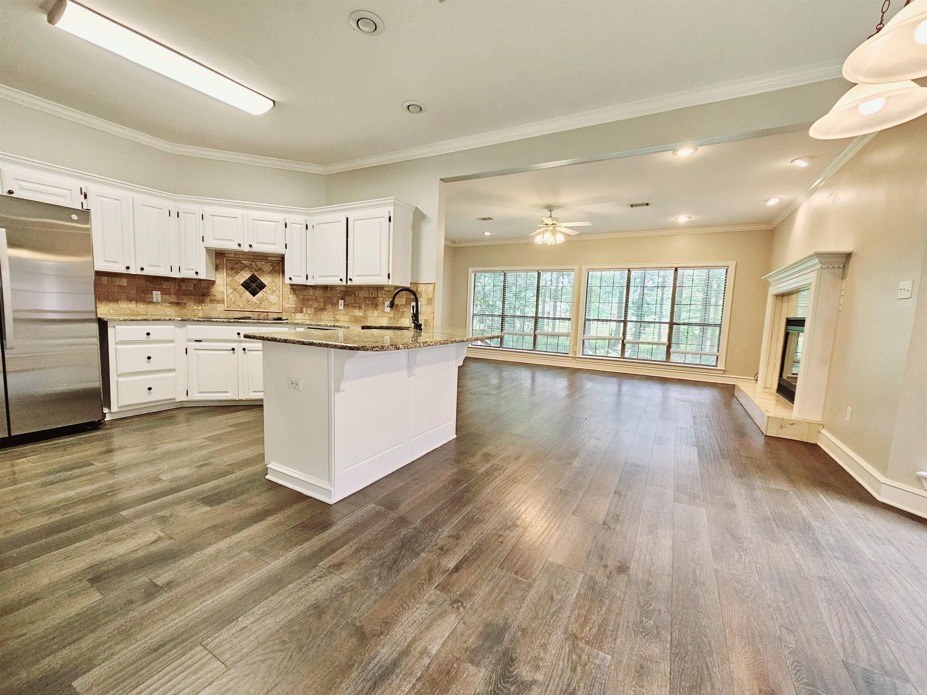 158 Calais  Maumelle, AR