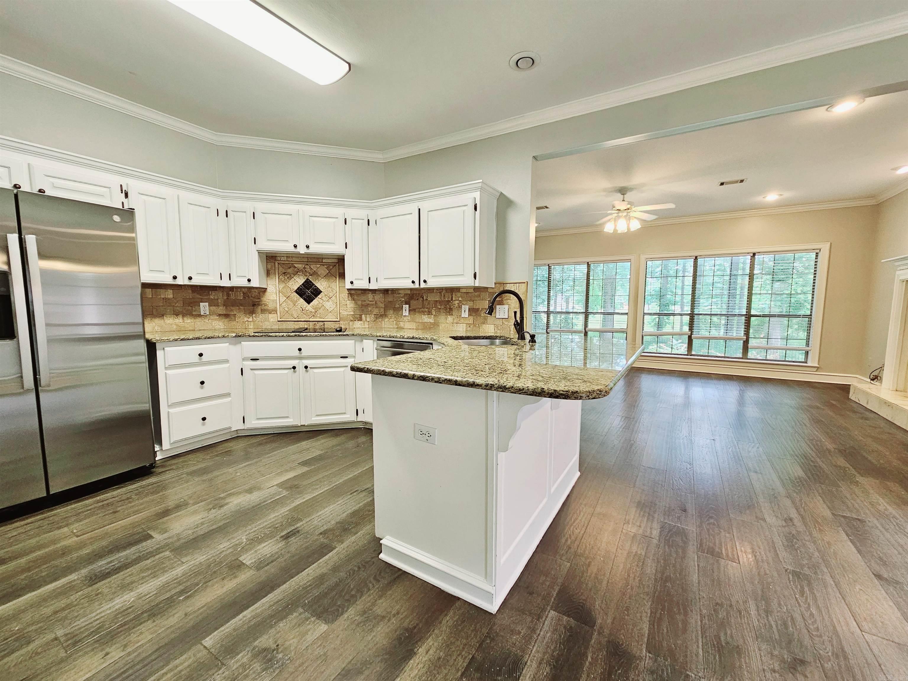 158 Calais  Maumelle, AR