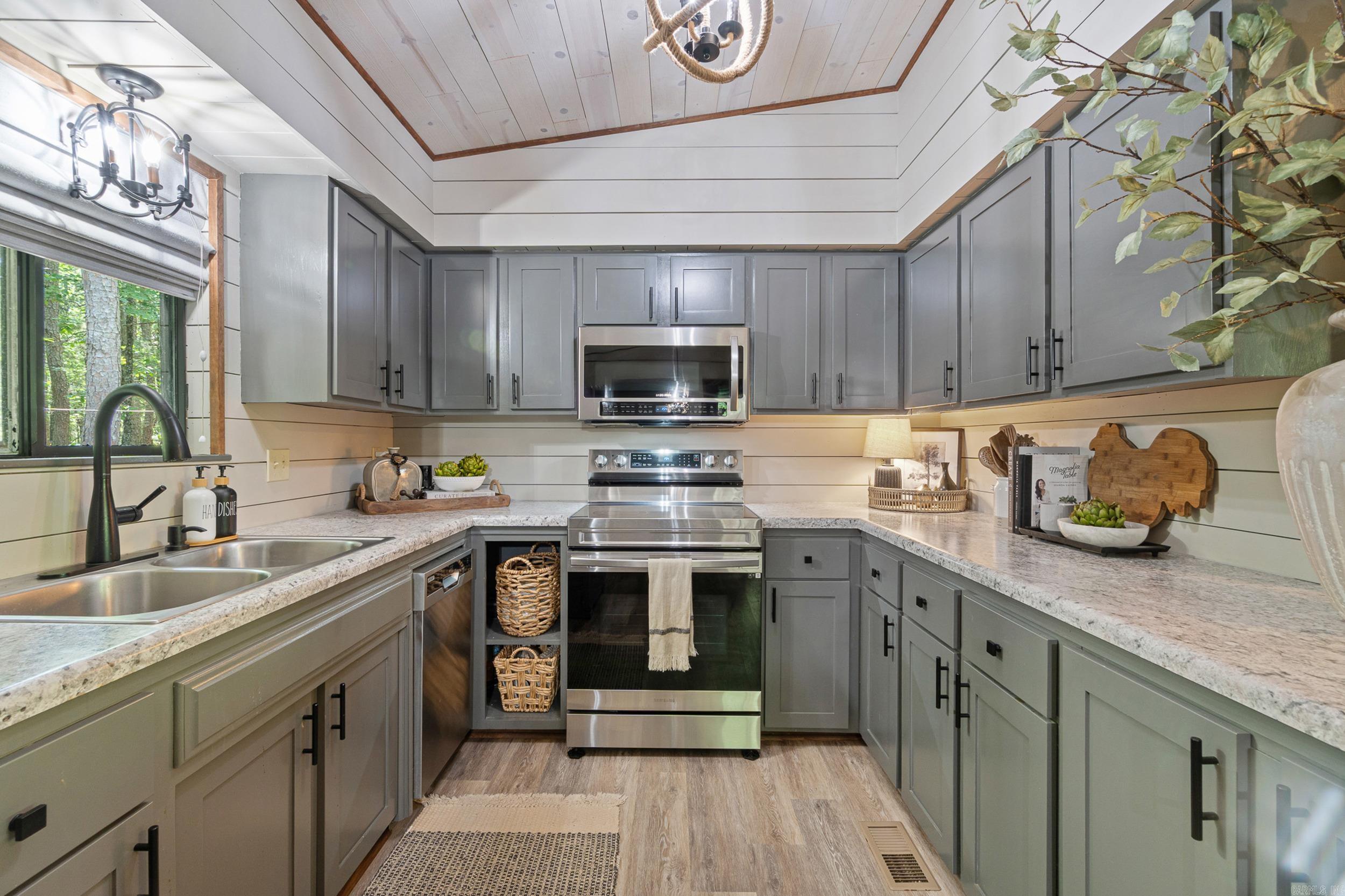 112 Wilshire  Fairfield Bay, AR