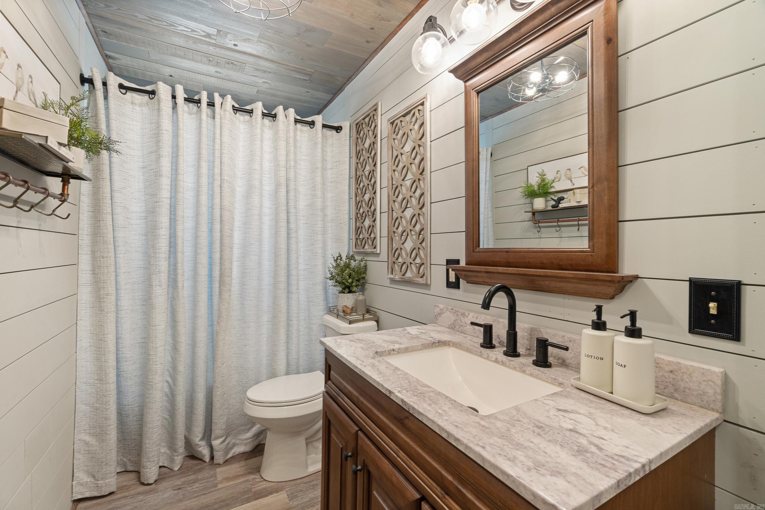 112 Wilshire  Fairfield Bay, AR